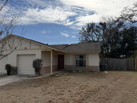Photo of 1220 Gina Court, Apopka, FL 32703 (MLS # O6381178)