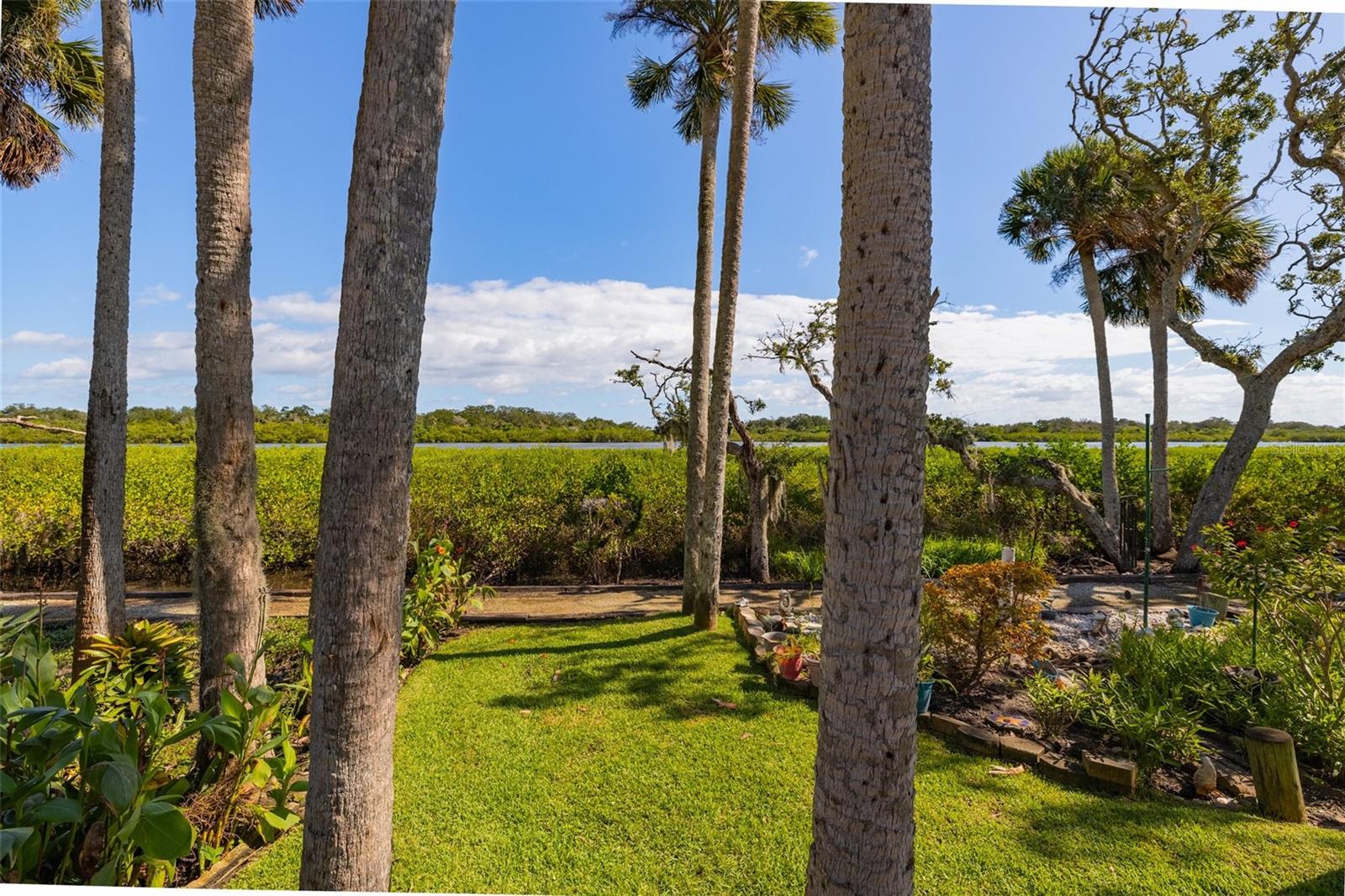 EDGEWATER LANDING - Residential