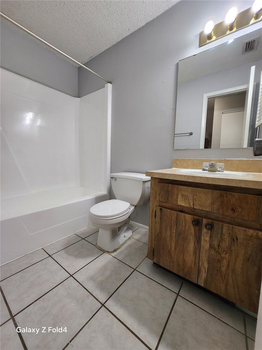 THE HAMPTONS AT BRANDON A CONDO - Residential Lease