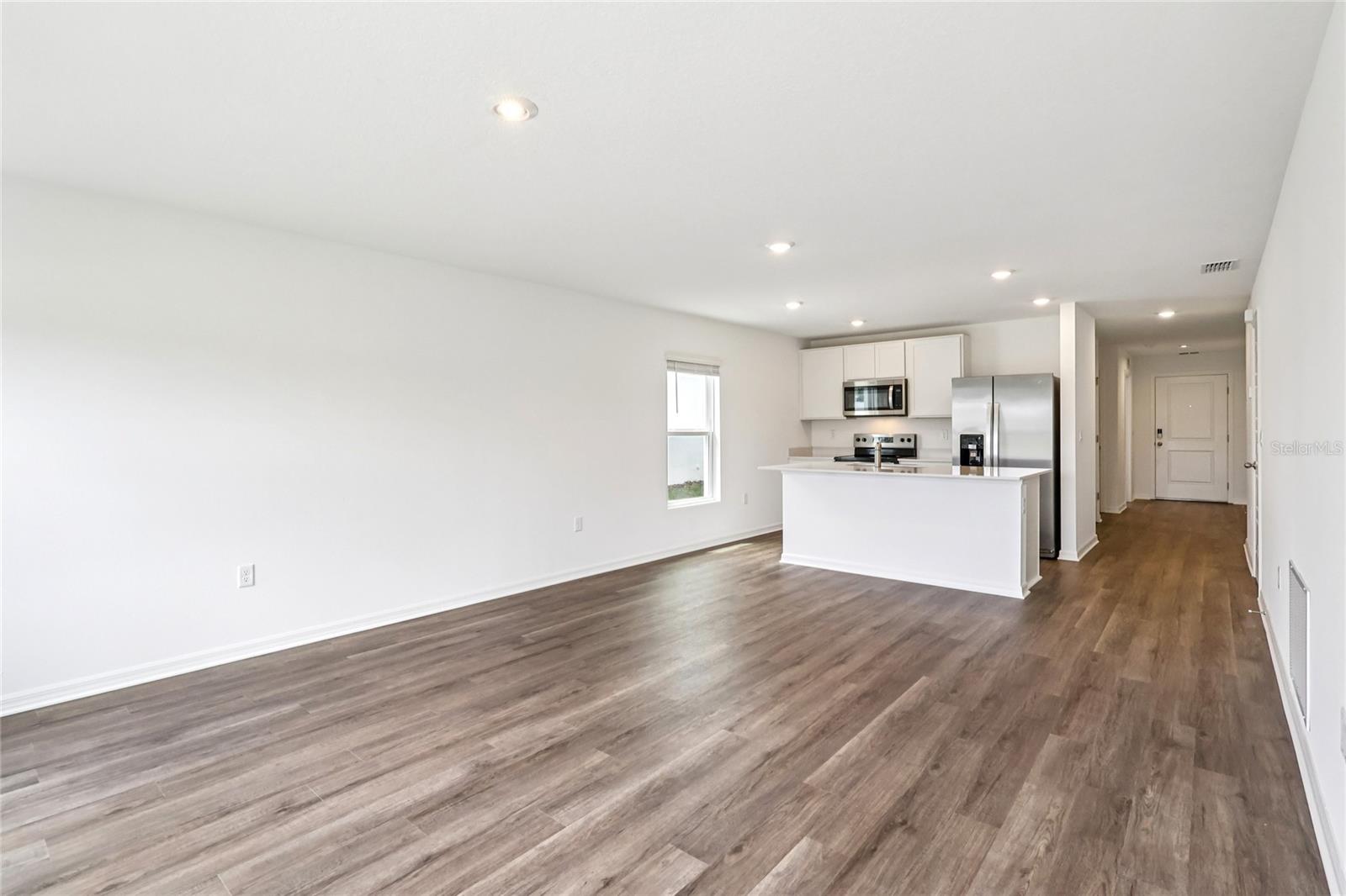 LEOMAS LANDING - Residential