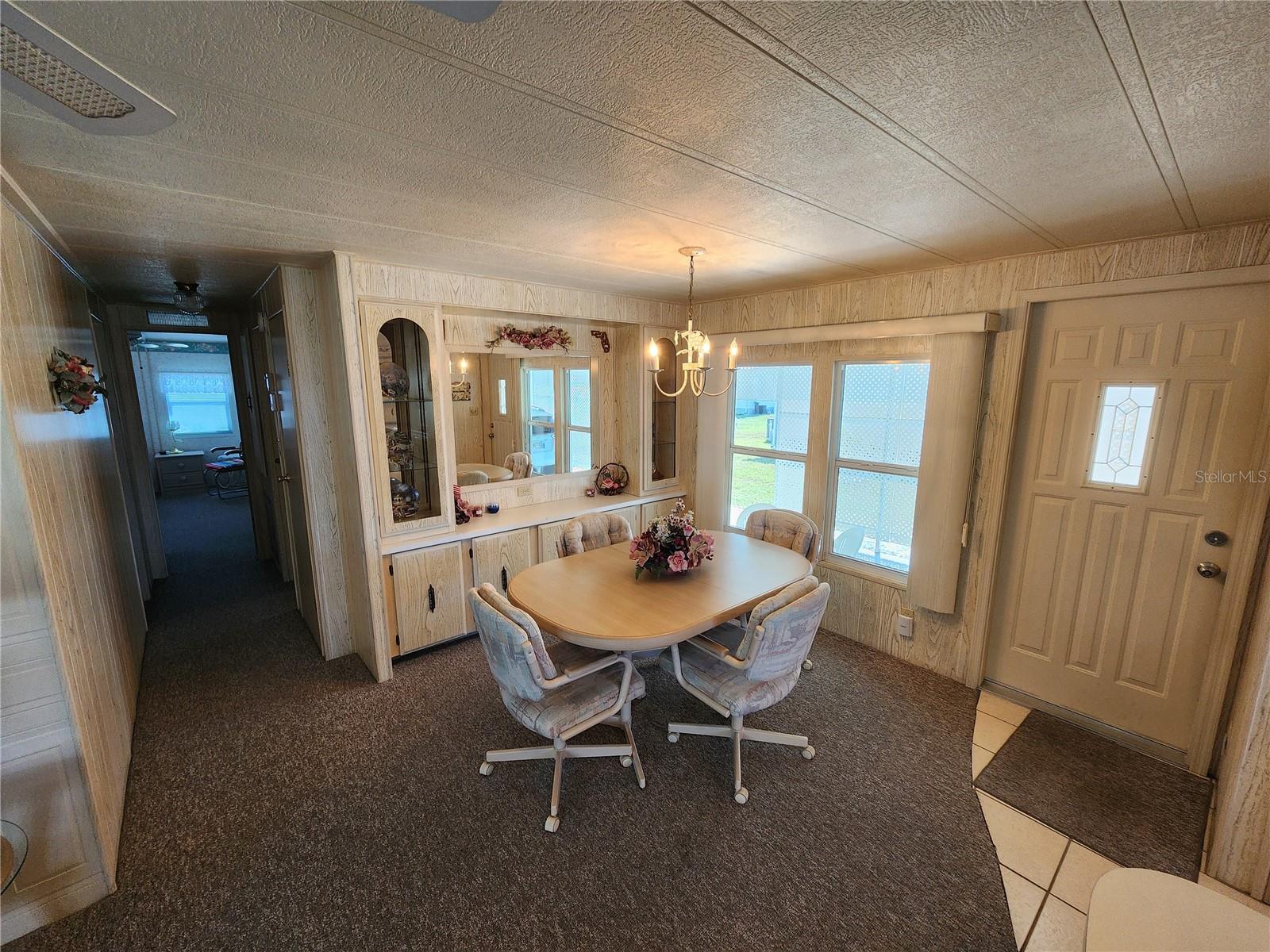 PALM LAKE ESTATES - Residential