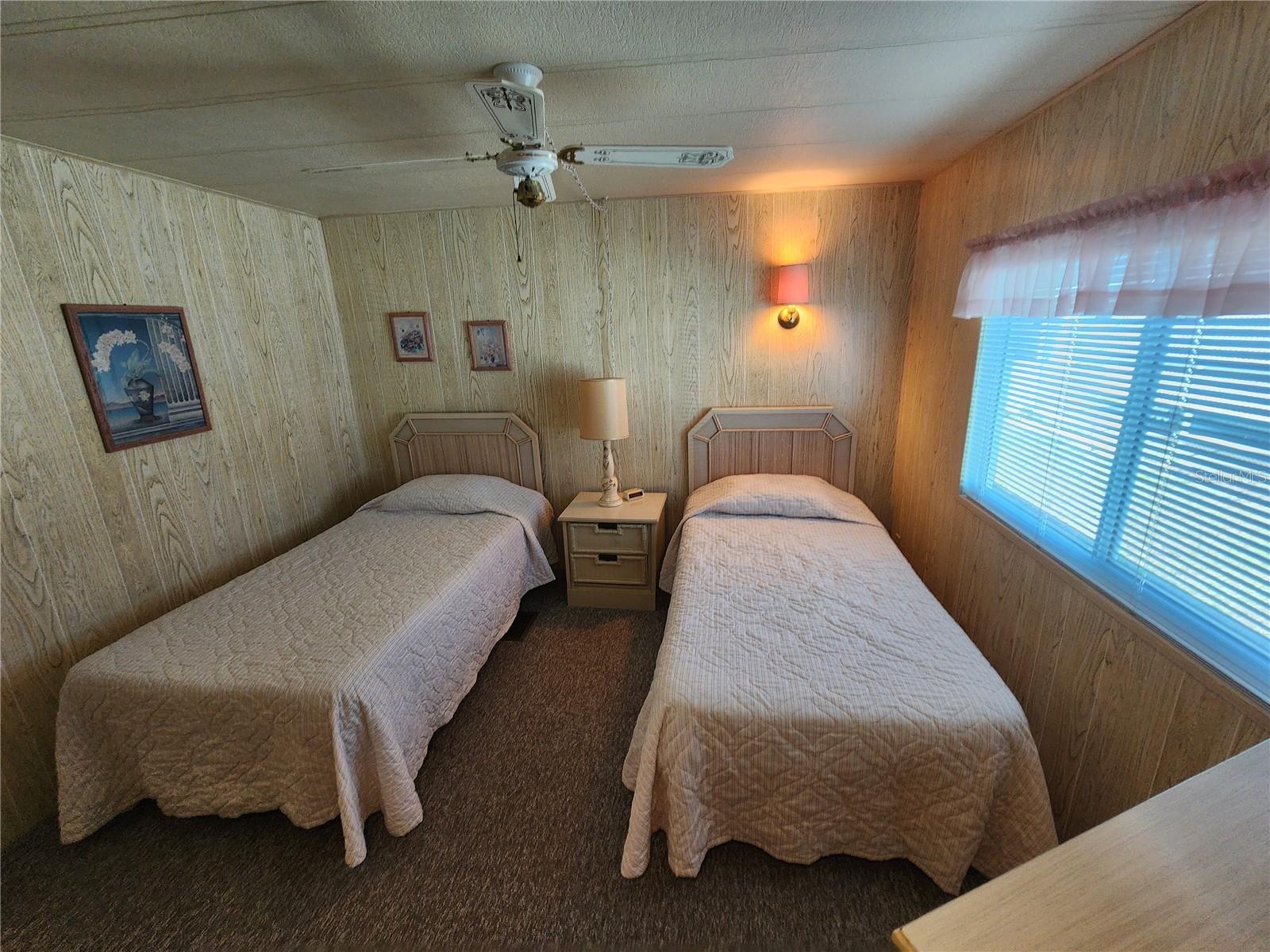 PALM LAKE ESTATES - Residential