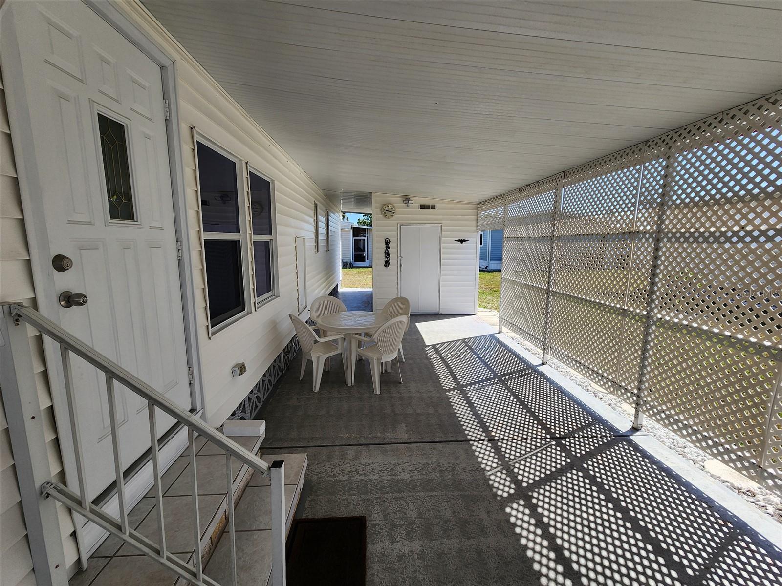 PALM LAKE ESTATES - Residential