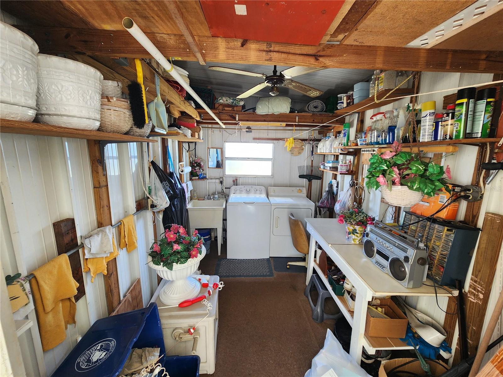 PALM LAKE ESTATES - Residential