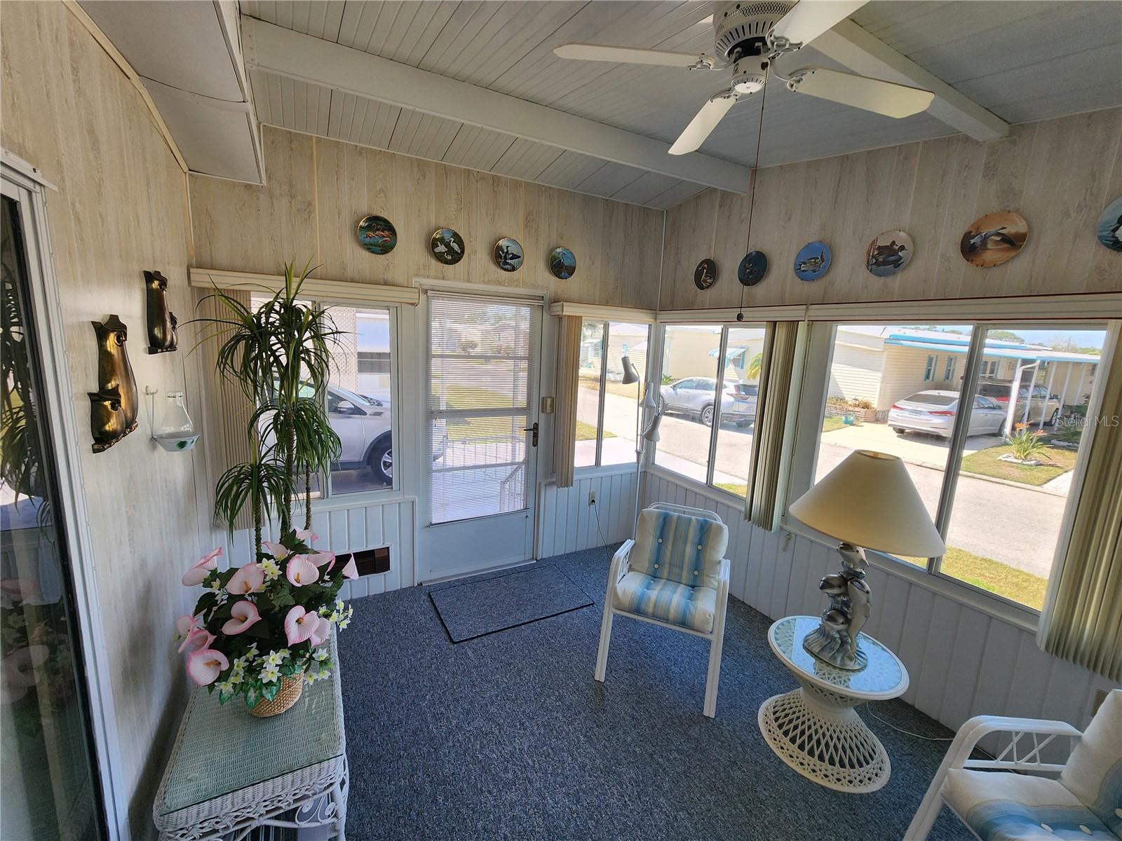 PALM LAKE ESTATES - Residential