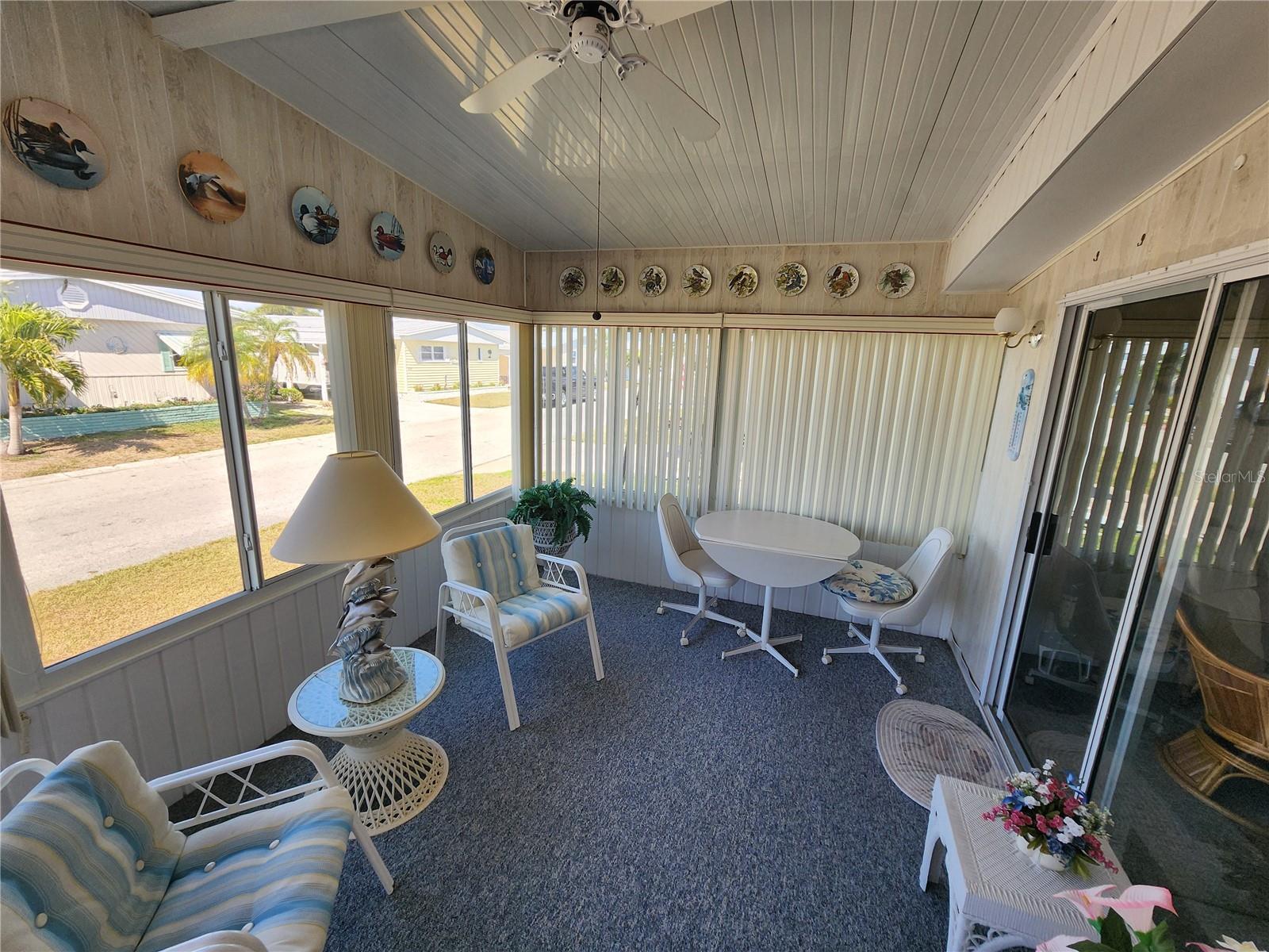 PALM LAKE ESTATES - Residential