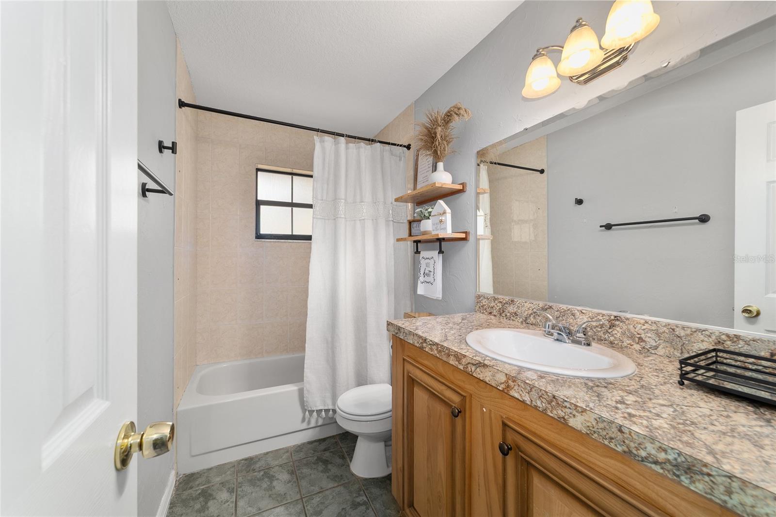 COUNTRYSIDE ESTATE - Residential