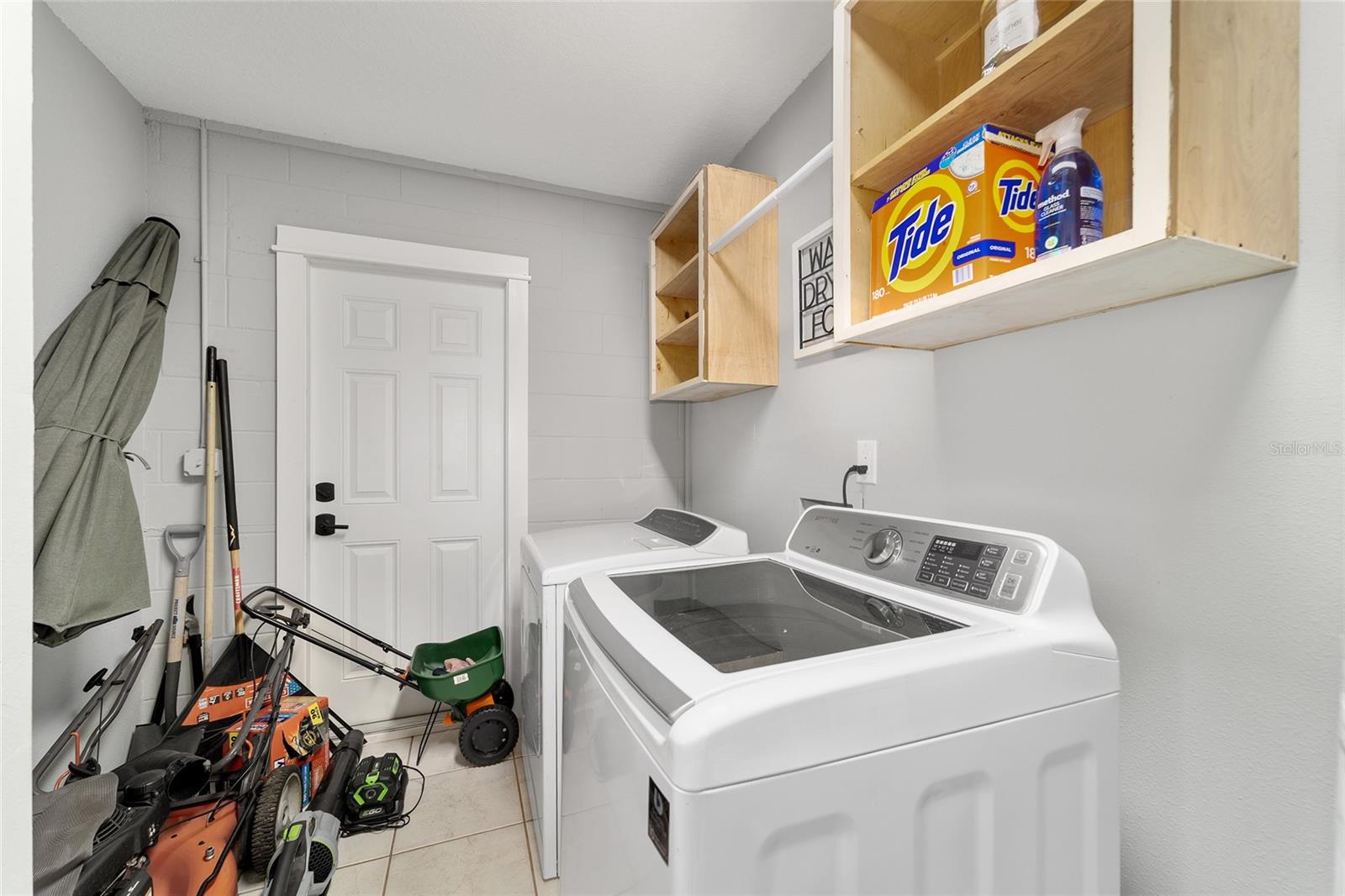 COUNTRYSIDE ESTATE - Residential