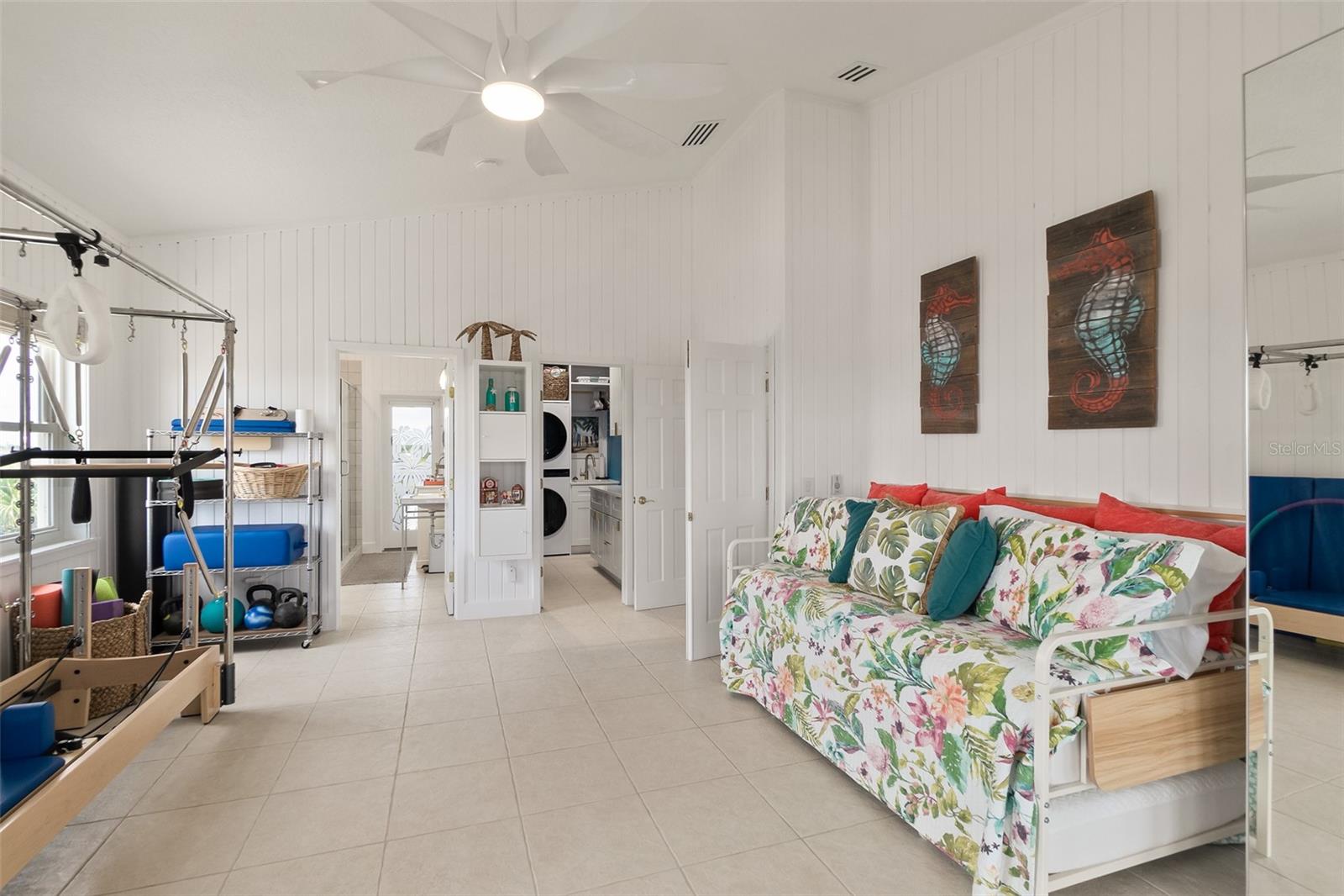 DOLPHIN COVE - Residential
