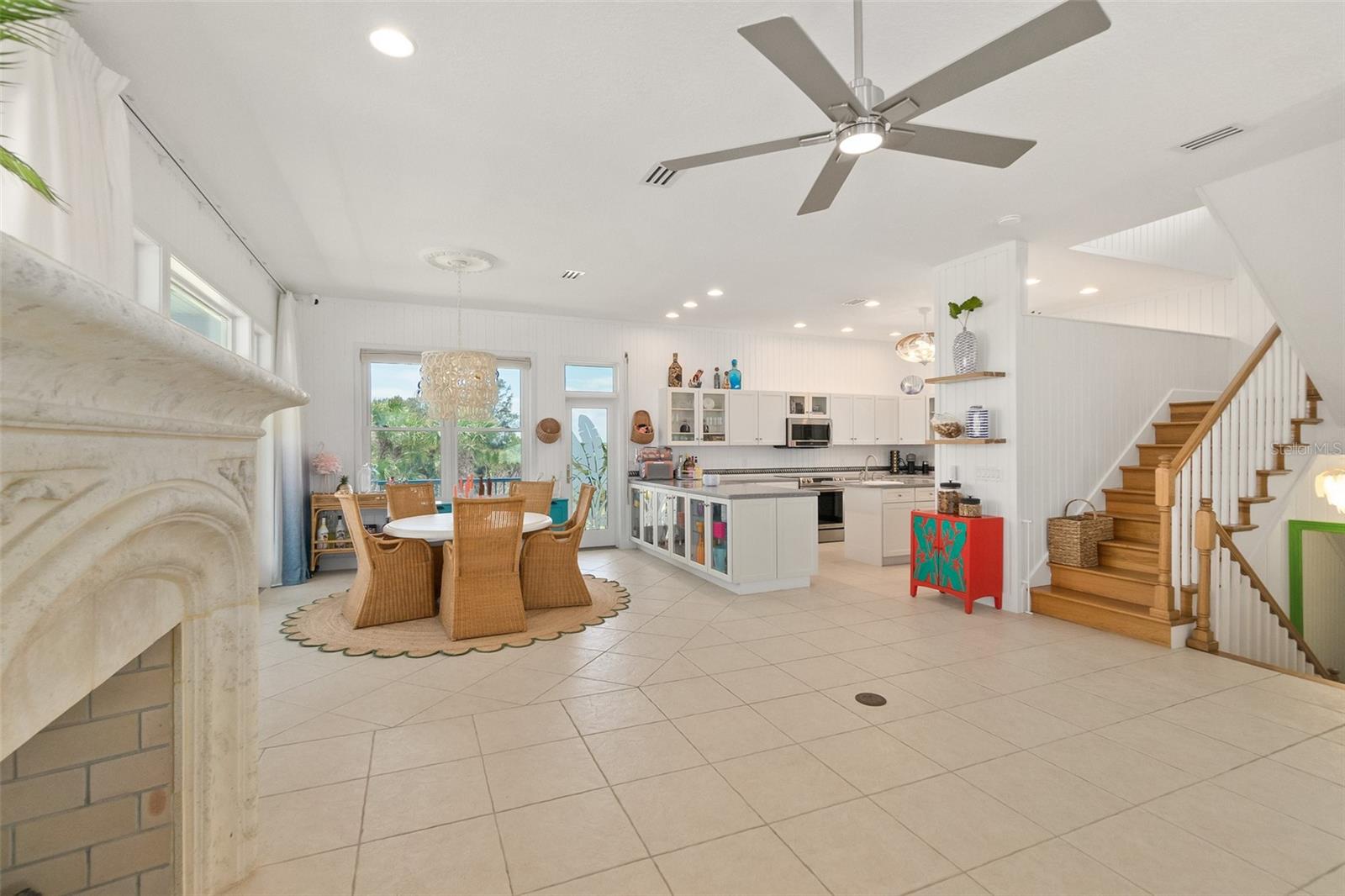 DOLPHIN COVE - Residential