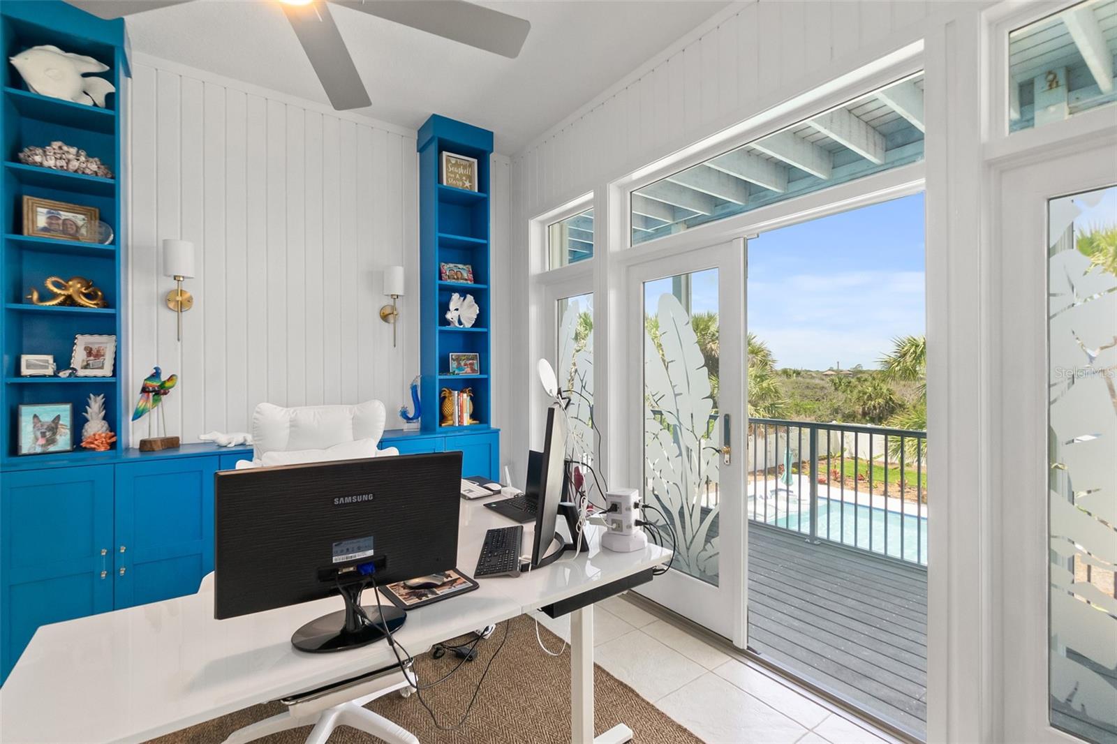 DOLPHIN COVE - Residential