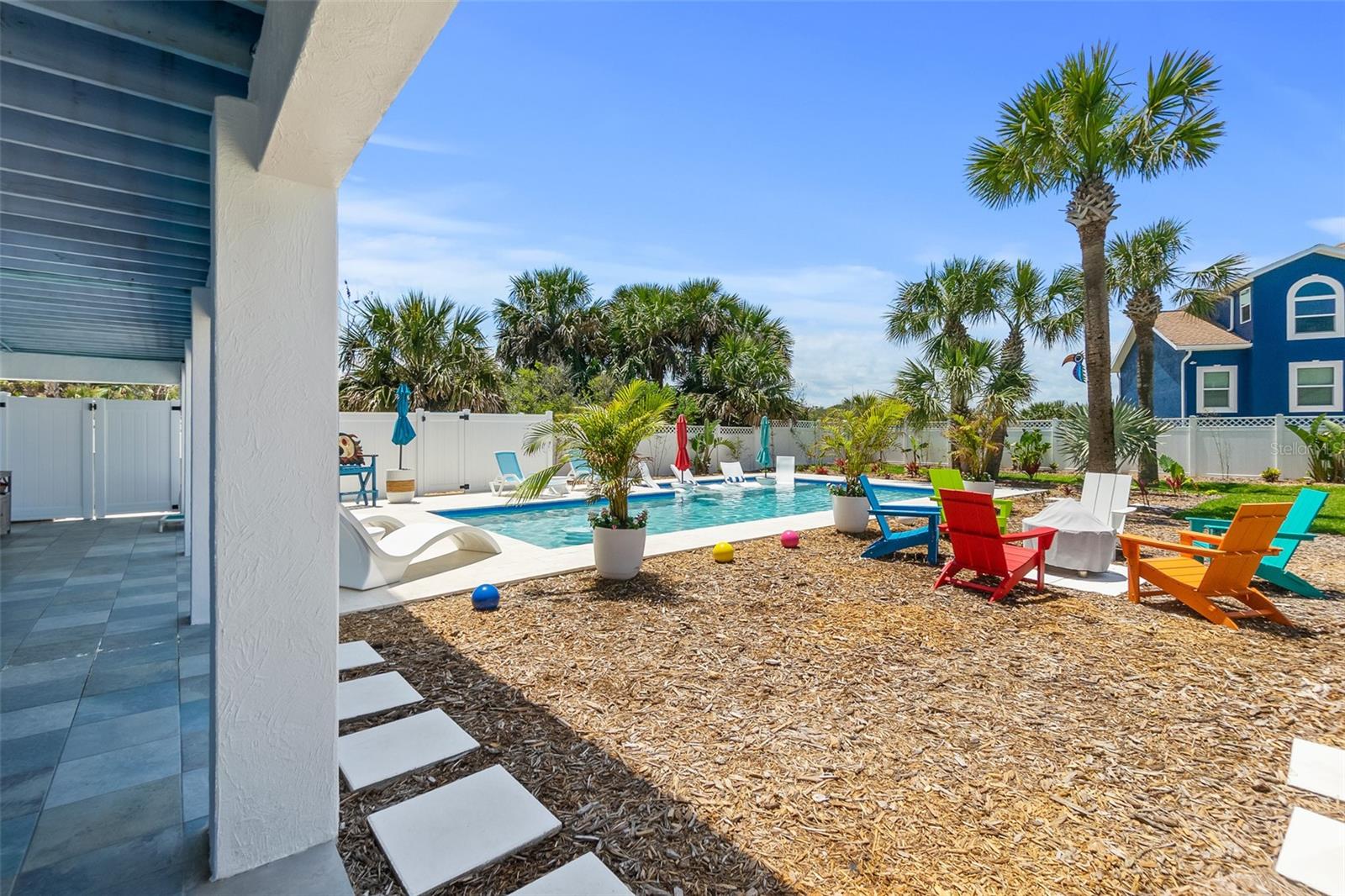 DOLPHIN COVE - Residential