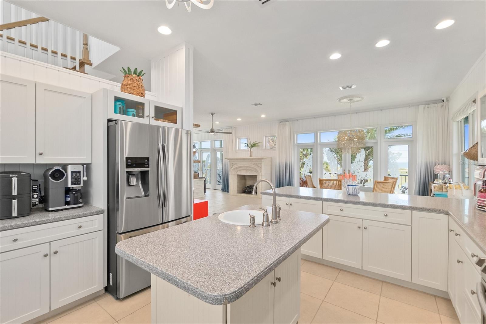 DOLPHIN COVE - Residential
