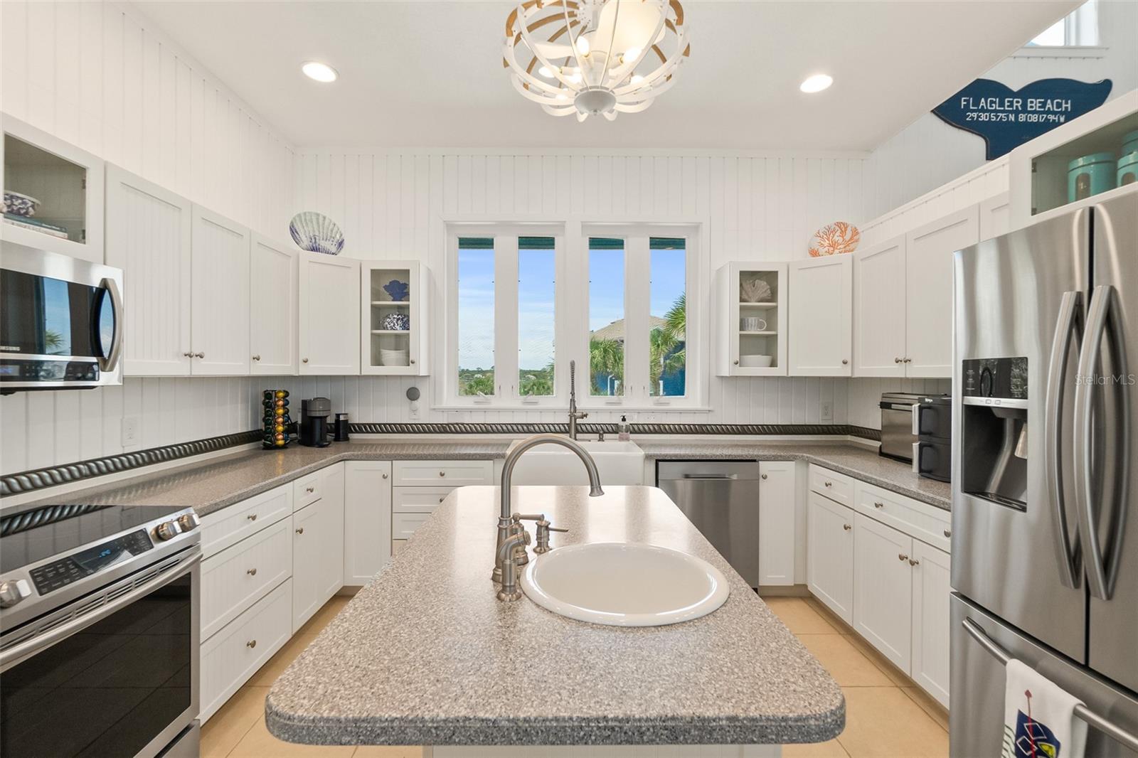 DOLPHIN COVE - Residential