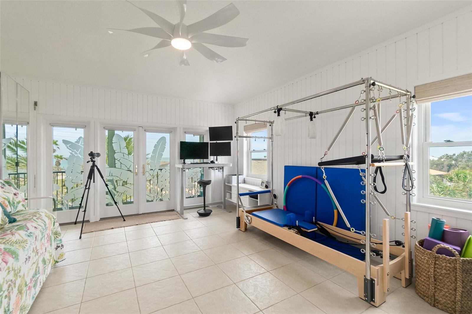 DOLPHIN COVE - Residential