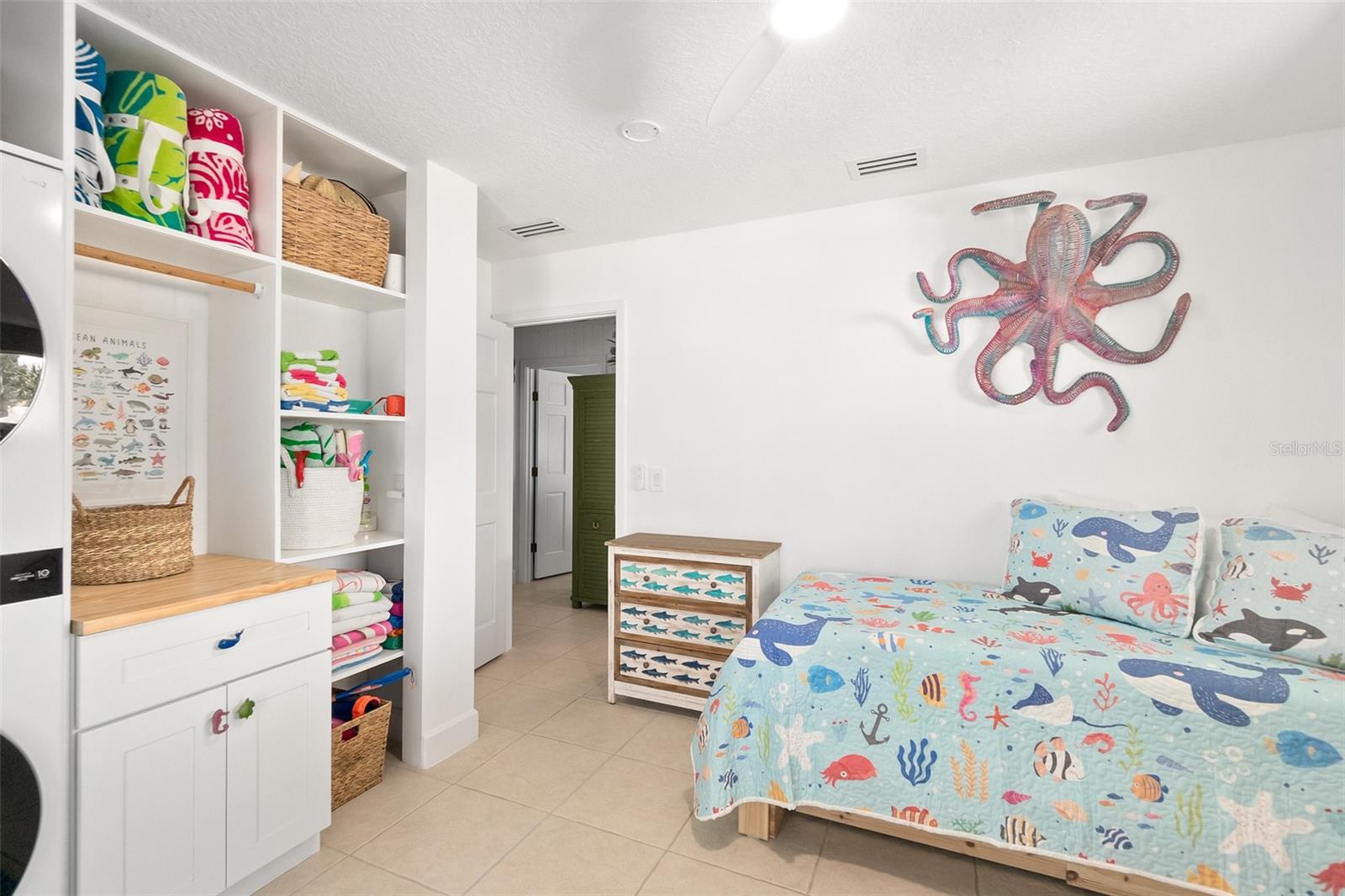 DOLPHIN COVE - Residential