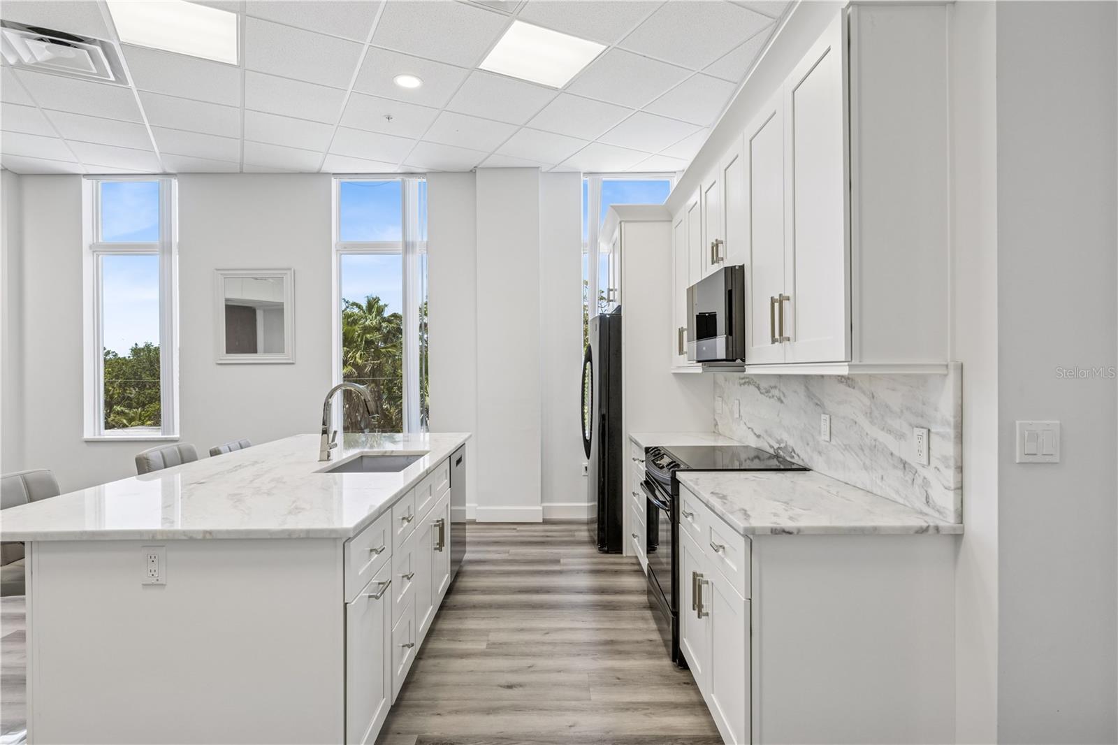 516 TAMIAMI TRAIL S 102