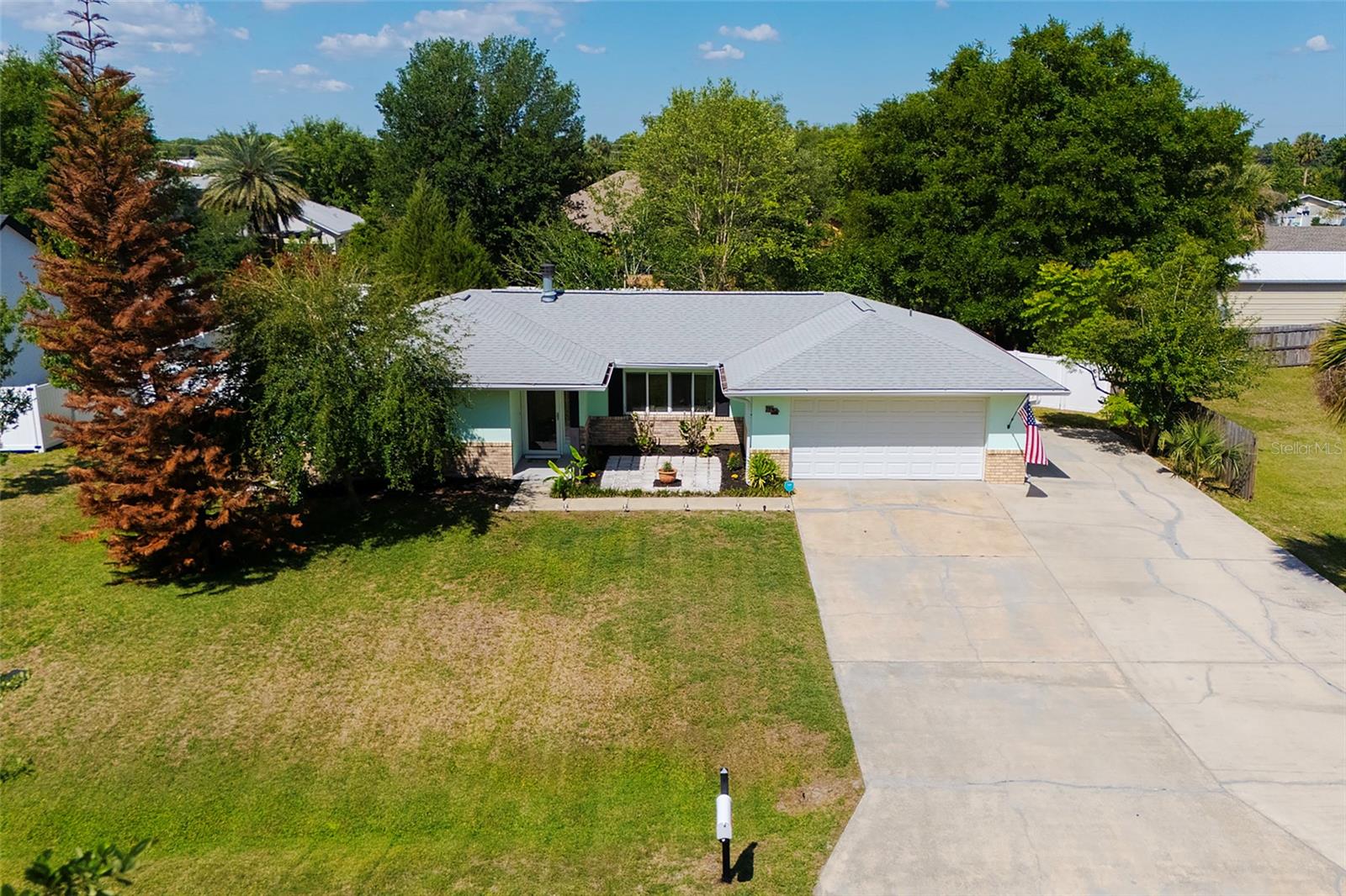 1734 SANTIAGO STREET