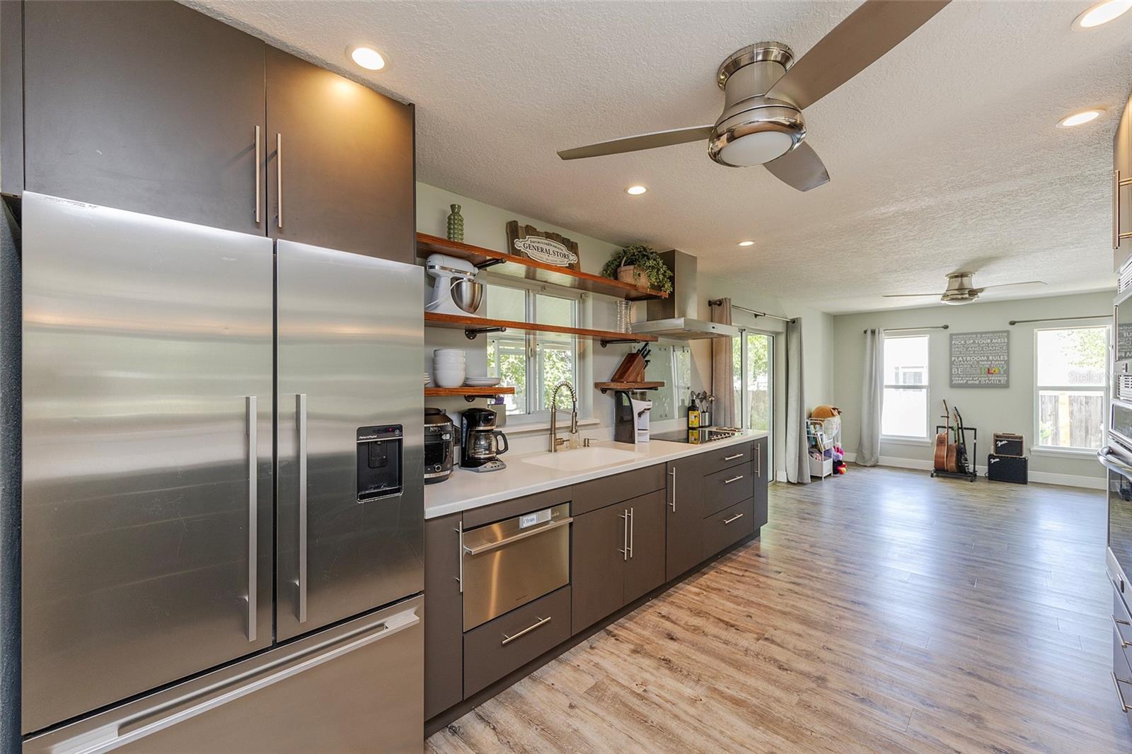 LAKE BERESFORD PALMS - Residential