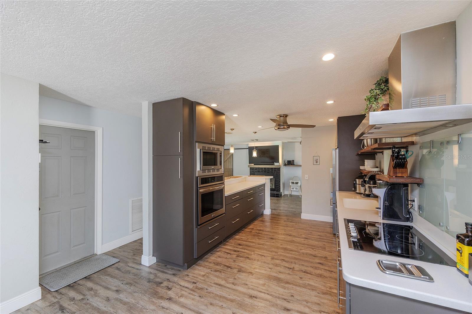 LAKE BERESFORD PALMS - Residential