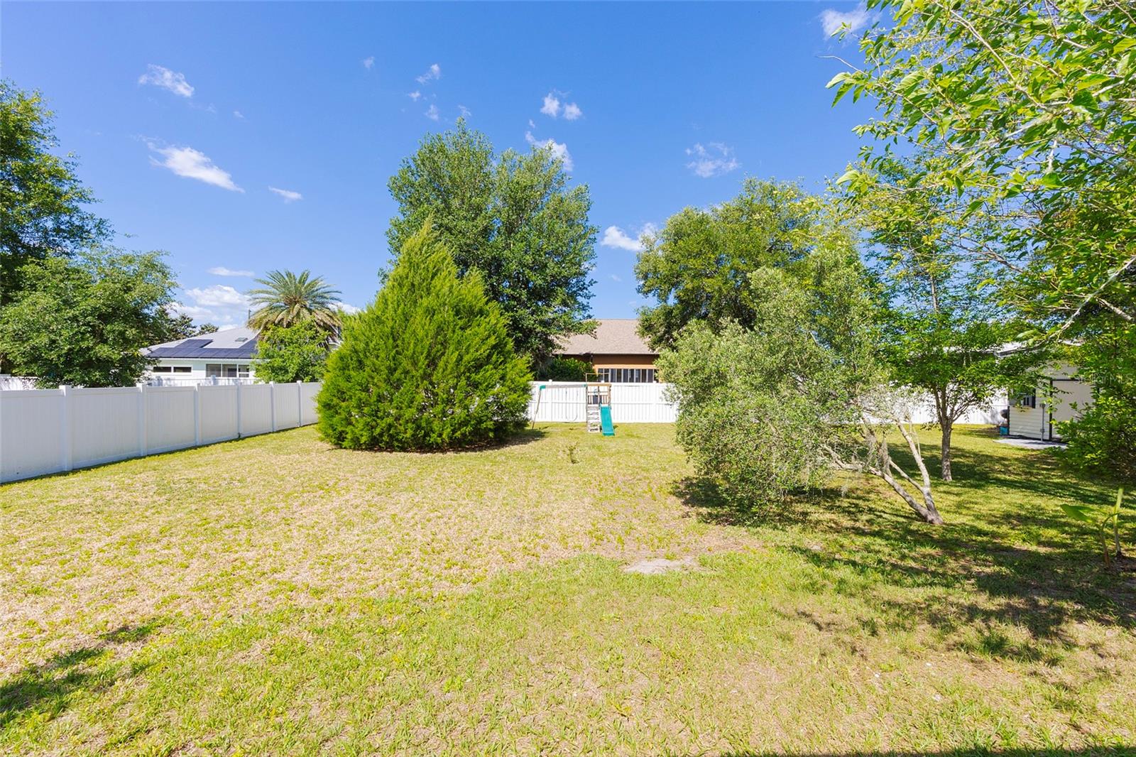 LAKE BERESFORD PALMS - Residential