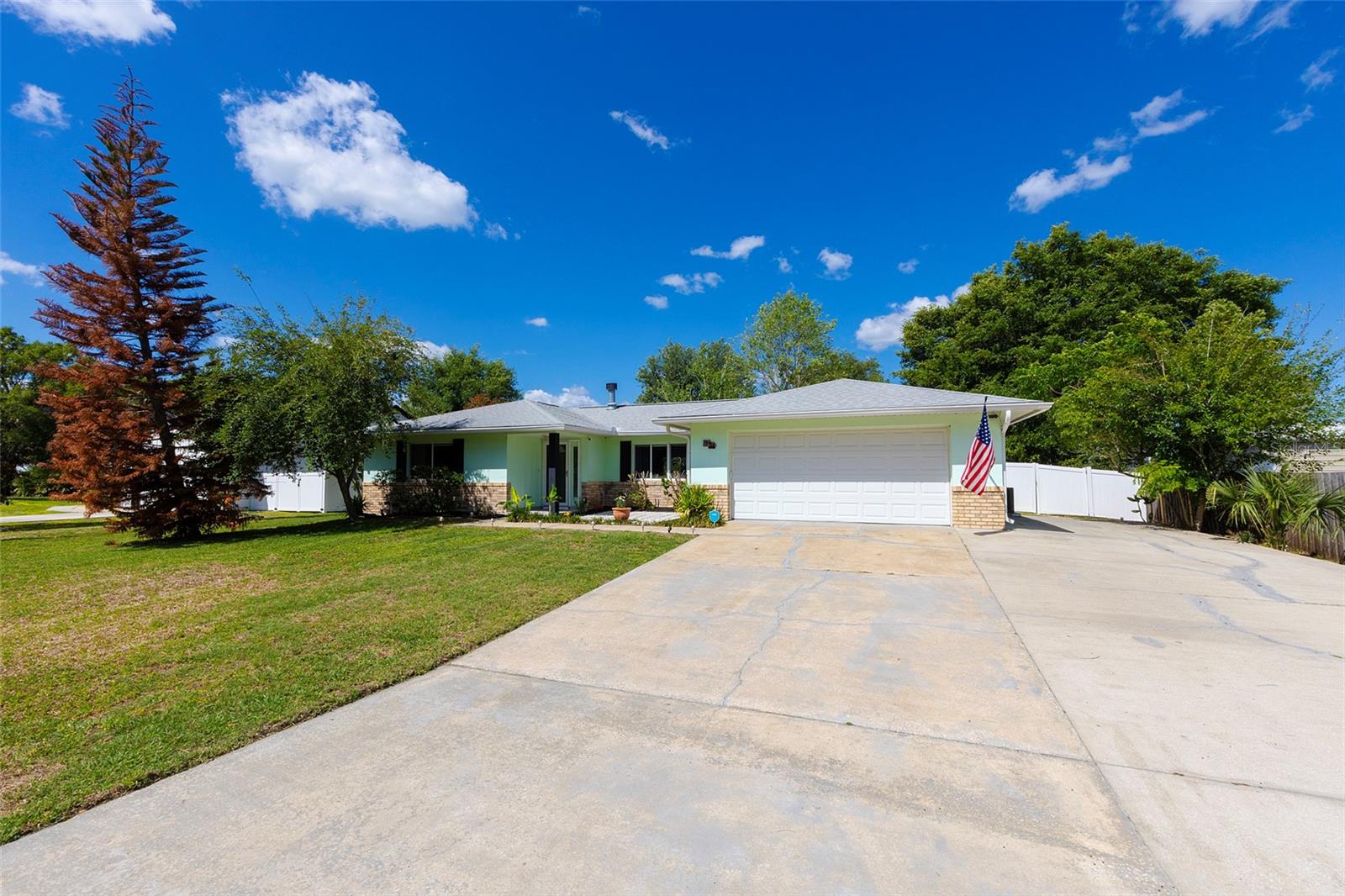 LAKE BERESFORD PALMS - Residential