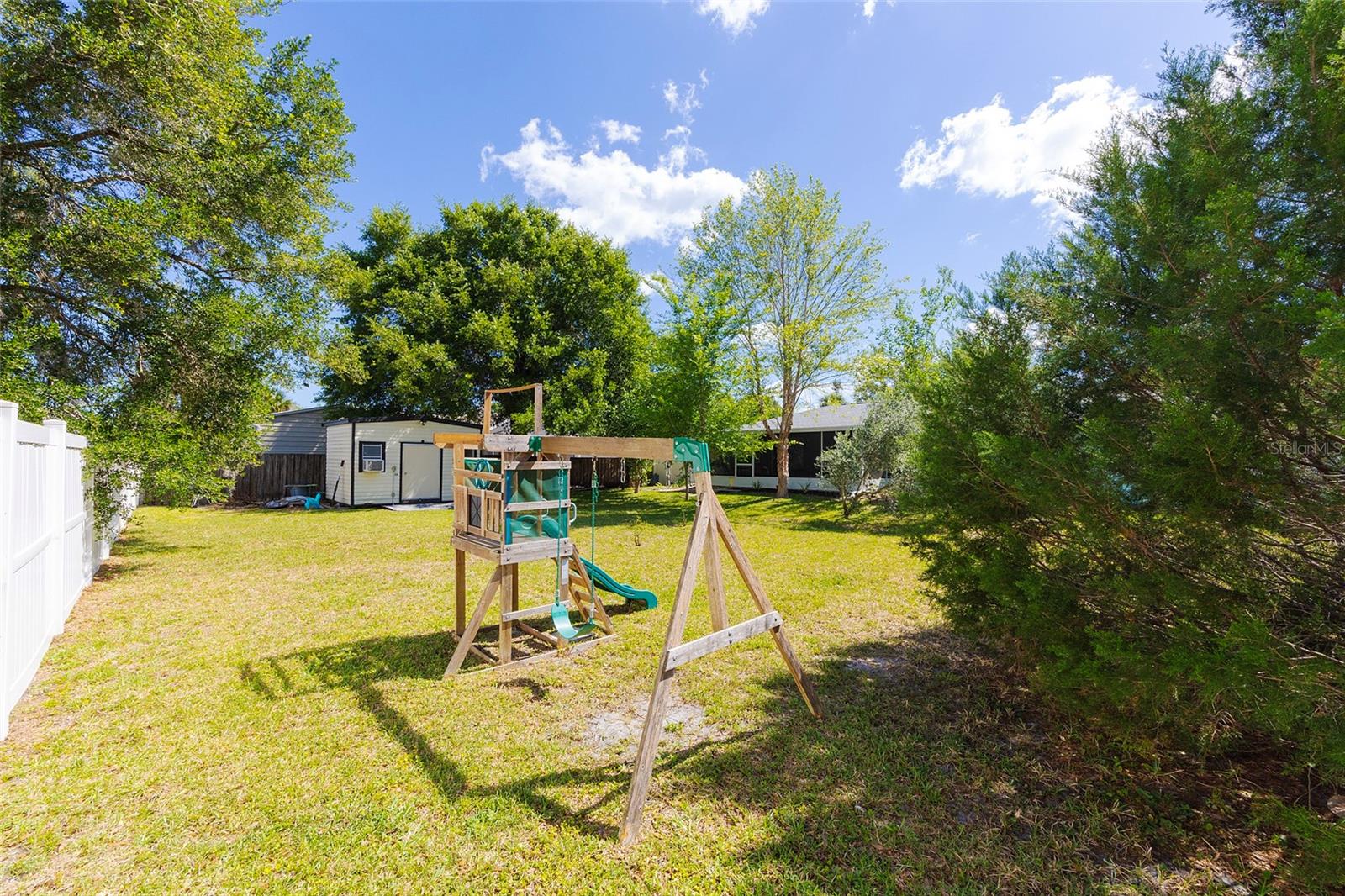 LAKE BERESFORD PALMS - Residential