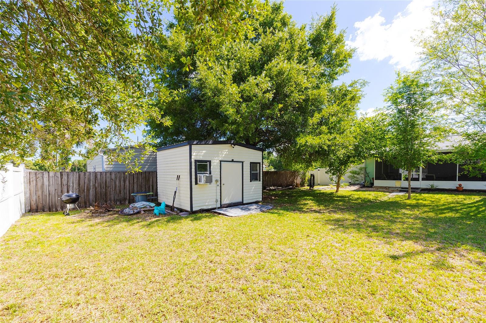 LAKE BERESFORD PALMS - Residential