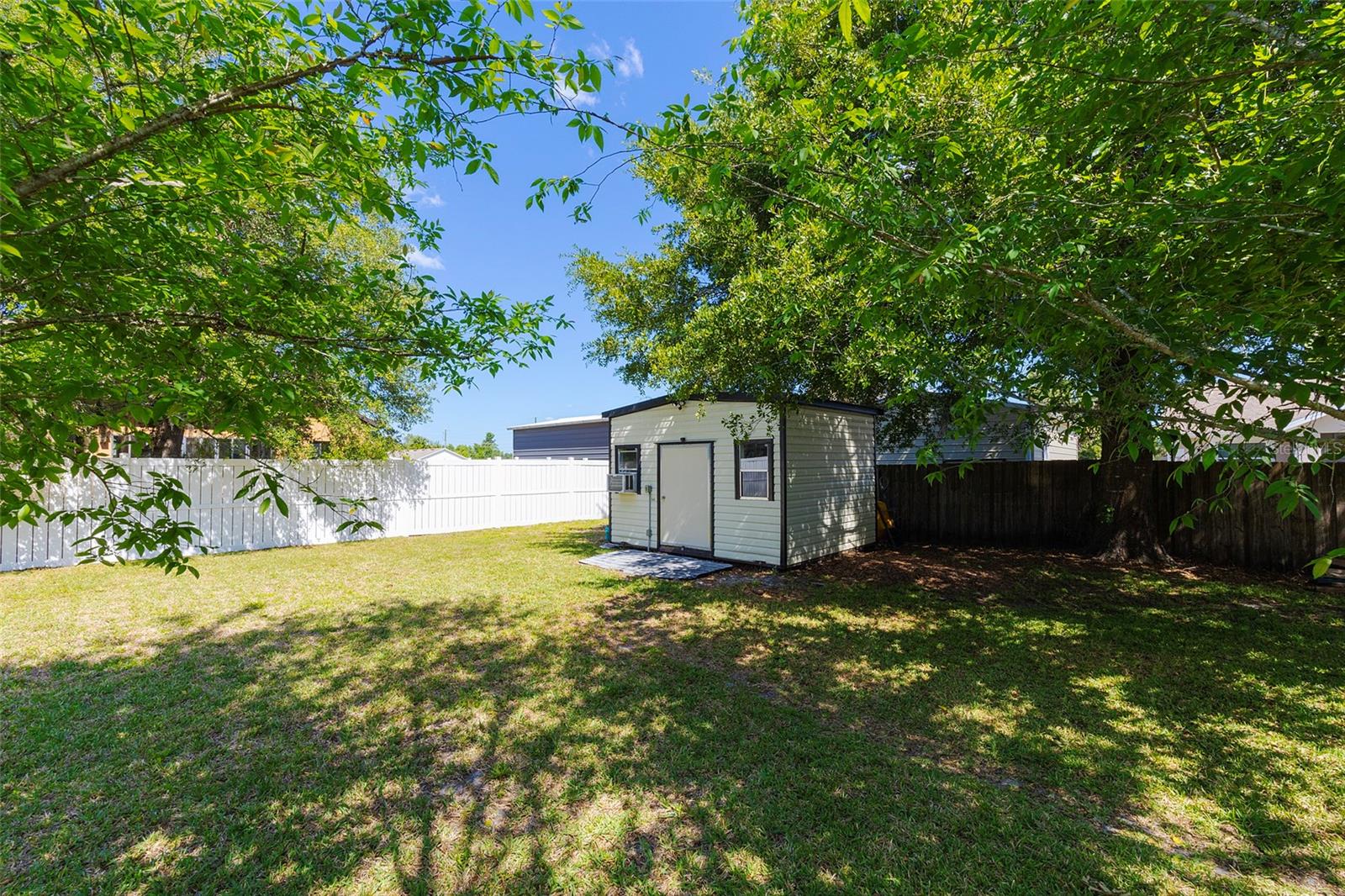 LAKE BERESFORD PALMS - Residential