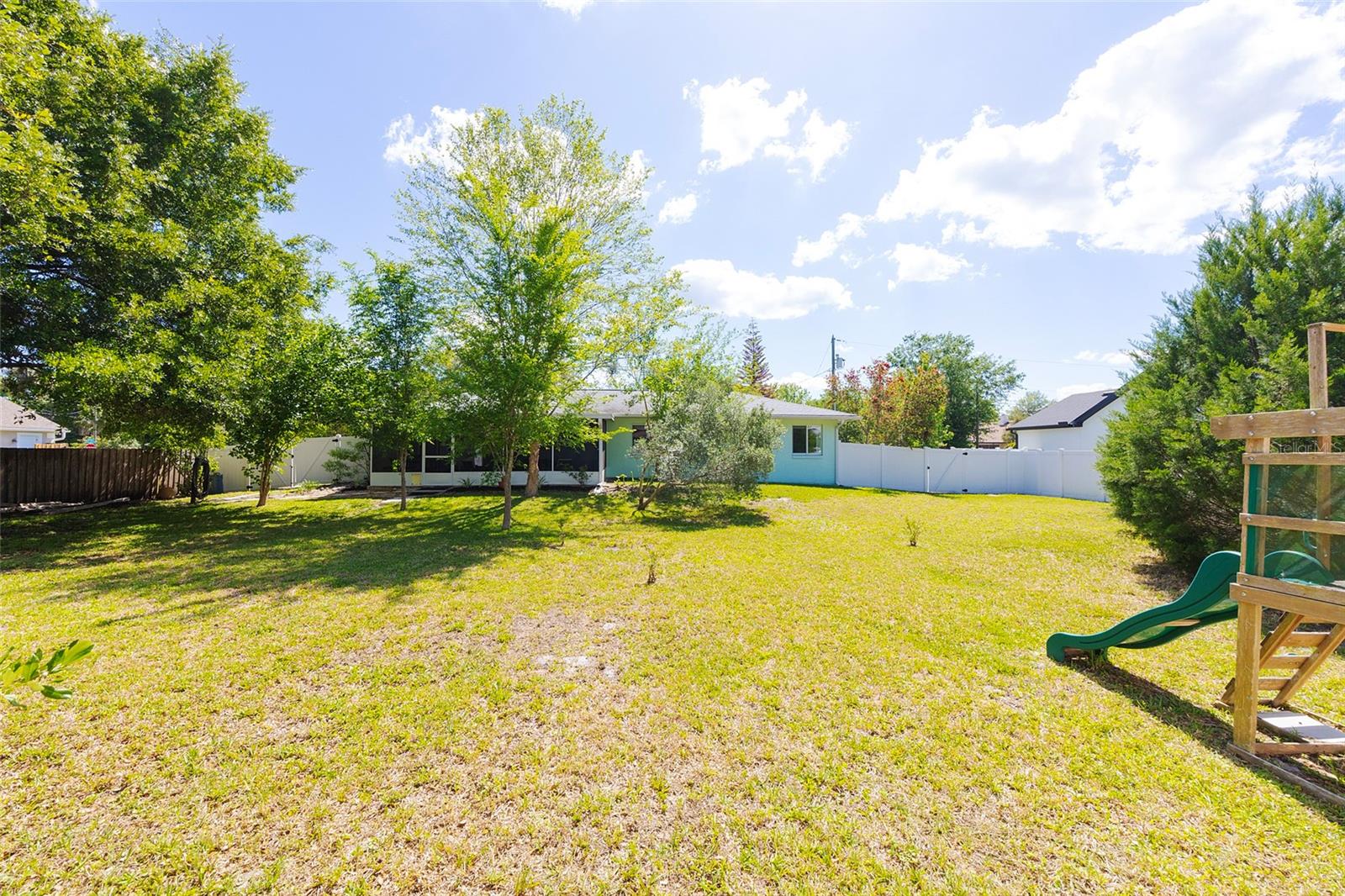 LAKE BERESFORD PALMS - Residential