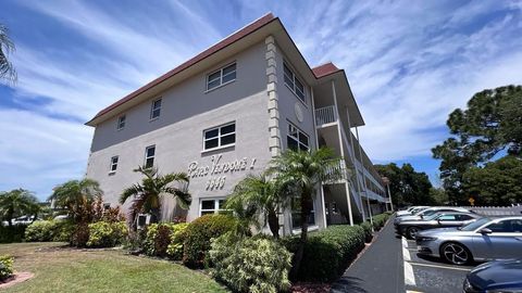 Condominium in SAINT PETERSBURG FL 6645 1ST AVENUE.jpg