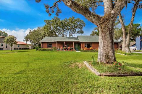 A home in LAKELAND