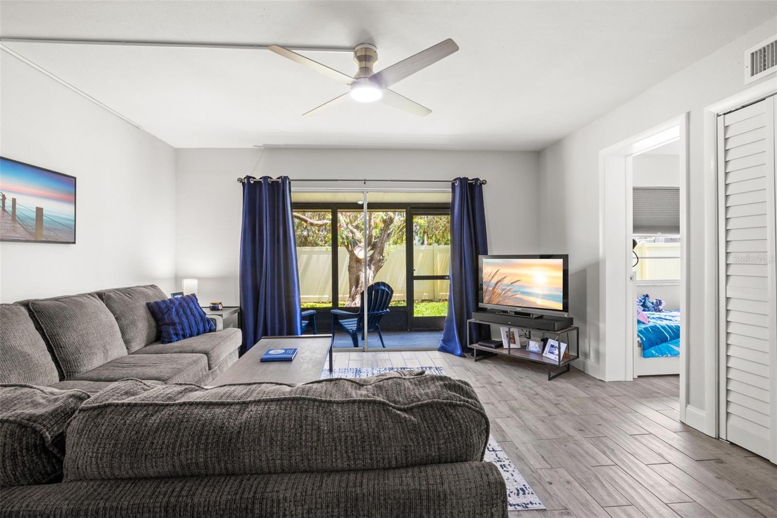 1147 KING ARTHUR COURT 204