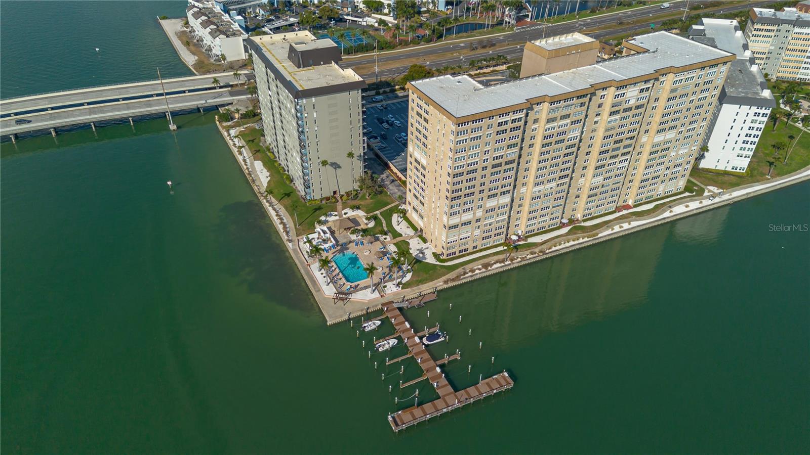 BAYWAY ISLES POINT BRITTANY FOUR - Residential