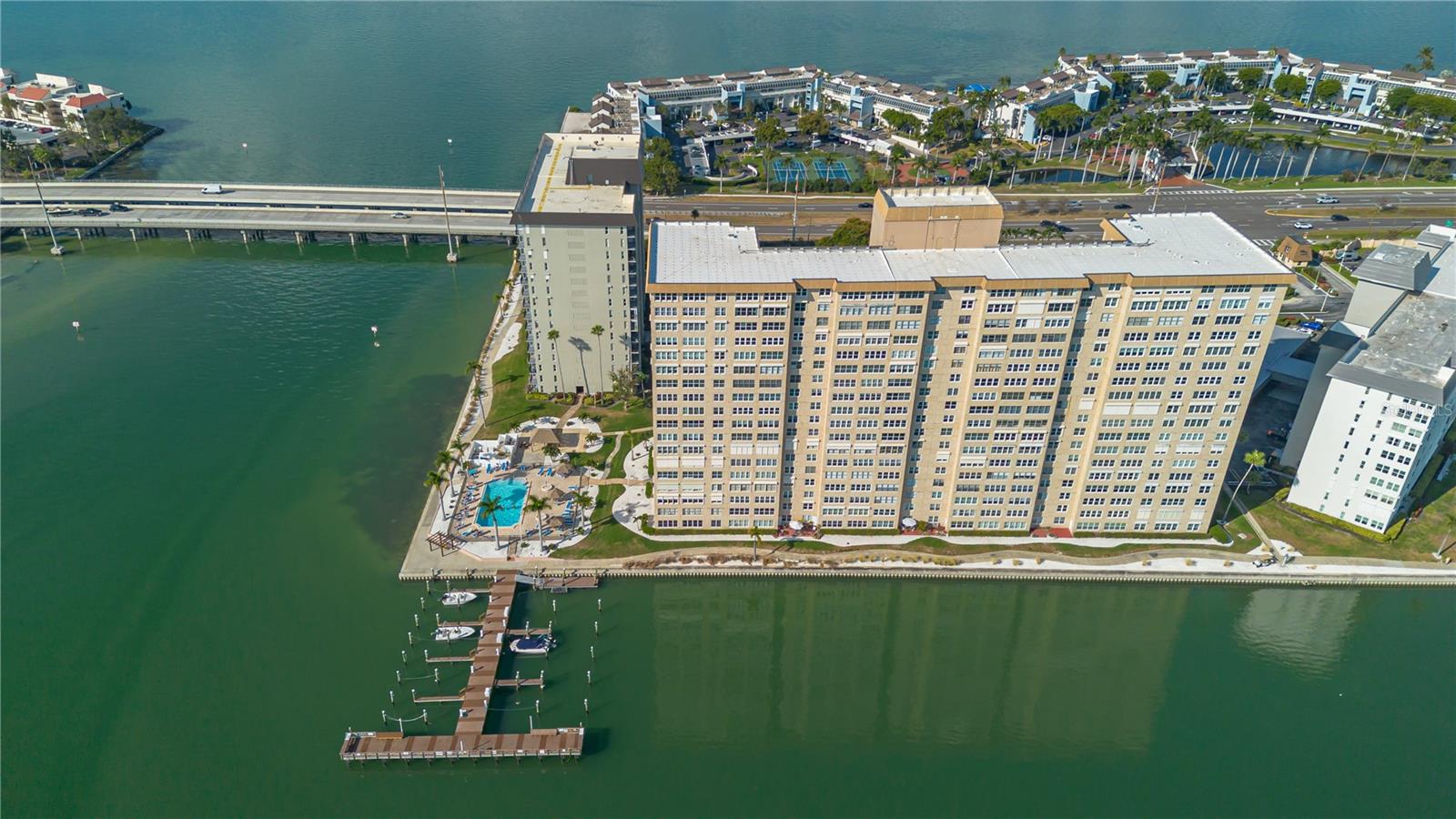 BAYWAY ISLES POINT BRITTANY FOUR - Residential