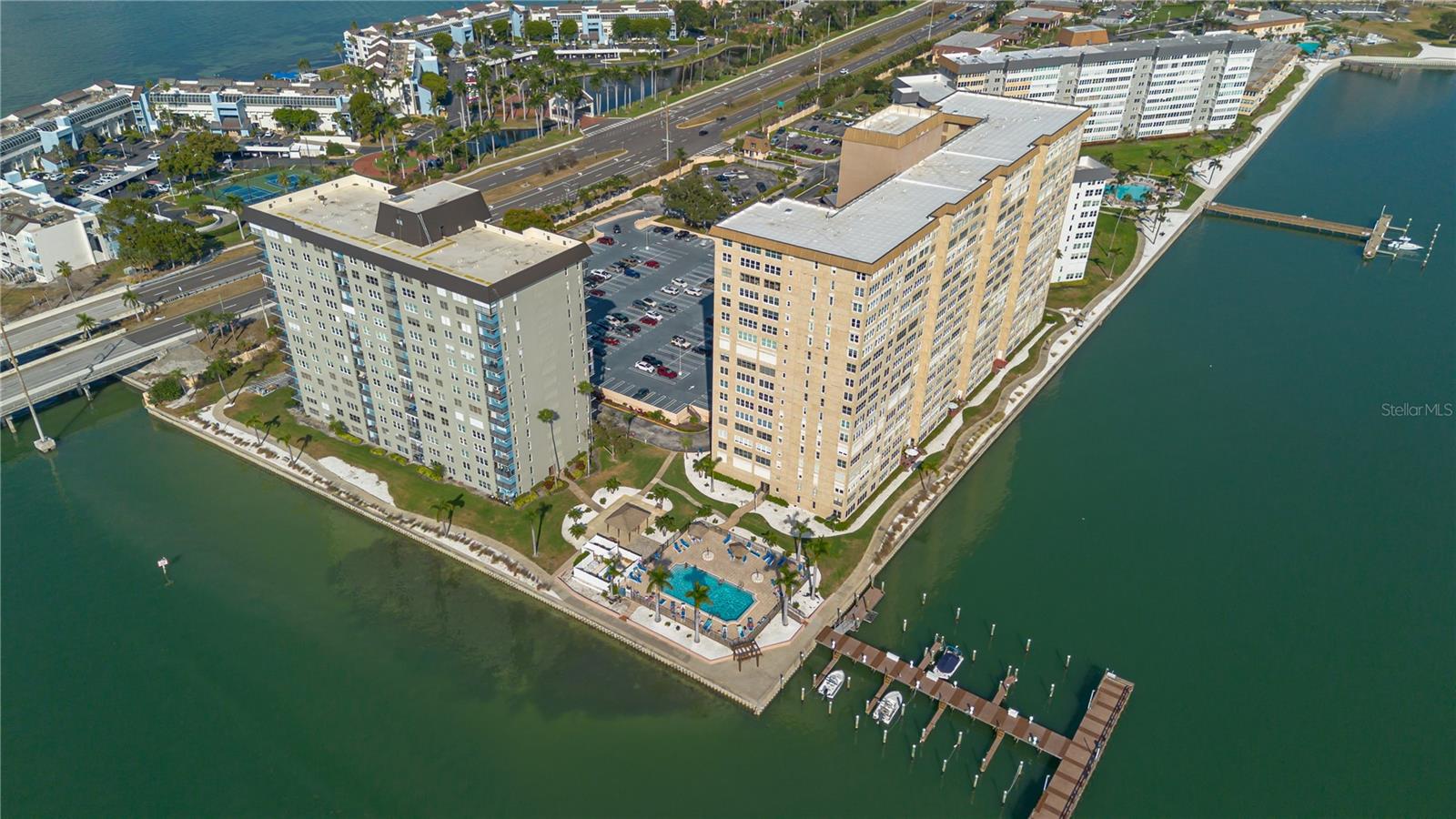 BAYWAY ISLES POINT BRITTANY FOUR - Residential