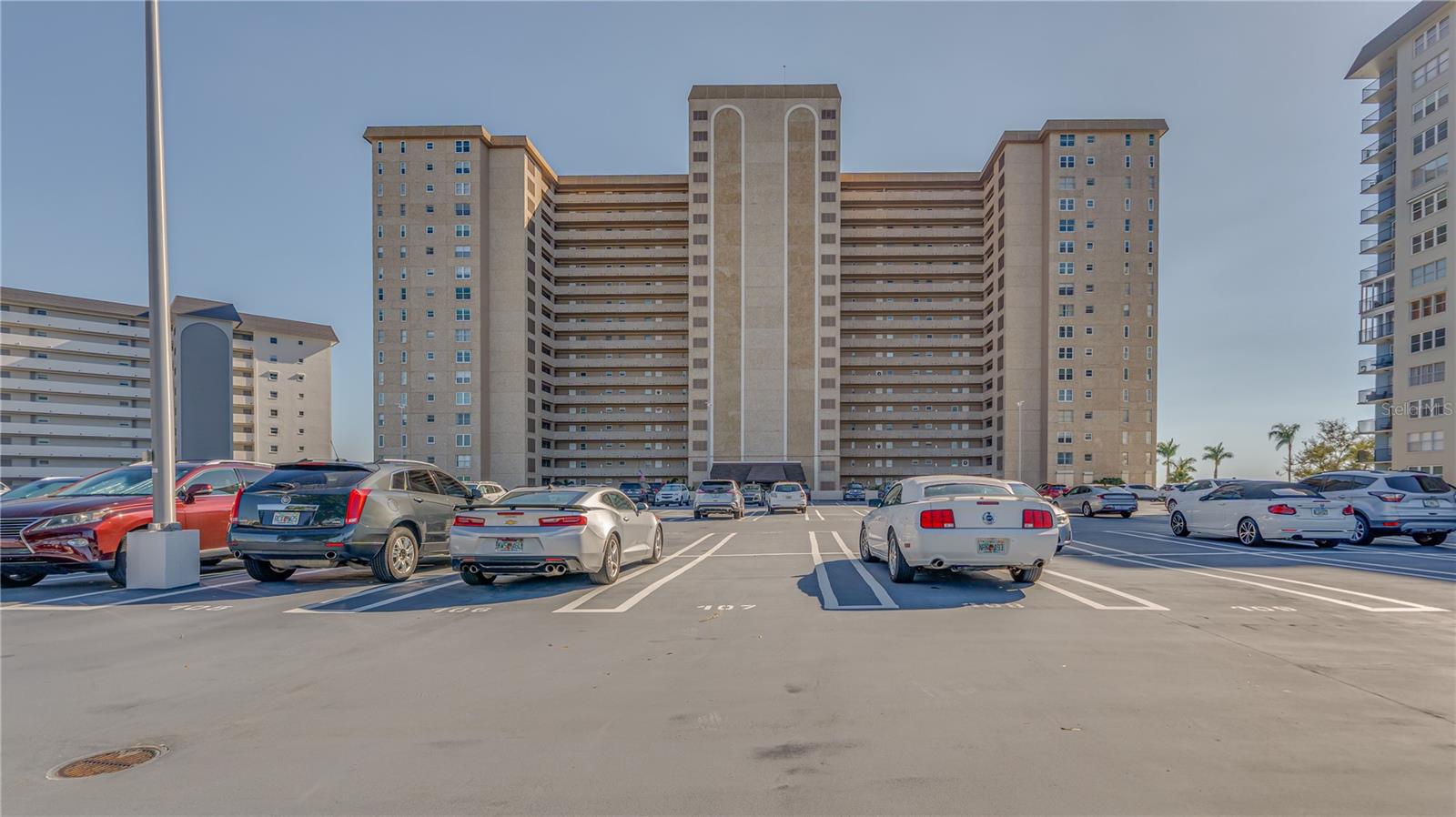 BAYWAY ISLES POINT BRITTANY FOUR - Residential