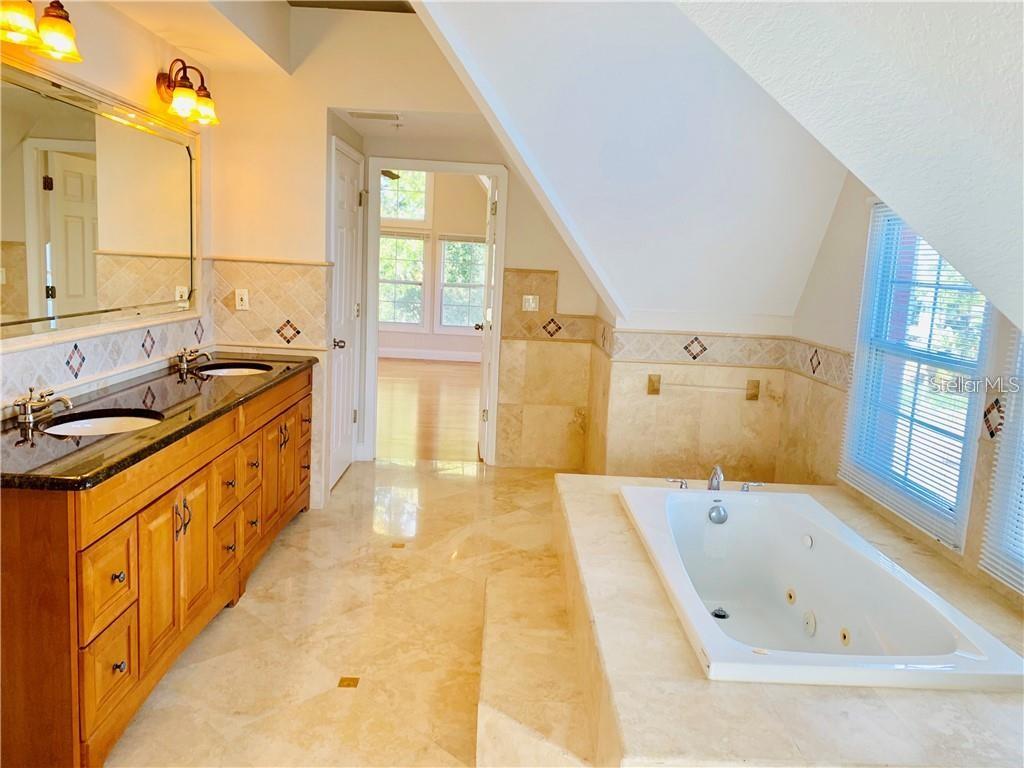 BAY STREET TWNHMS CONDO - Residential Lease