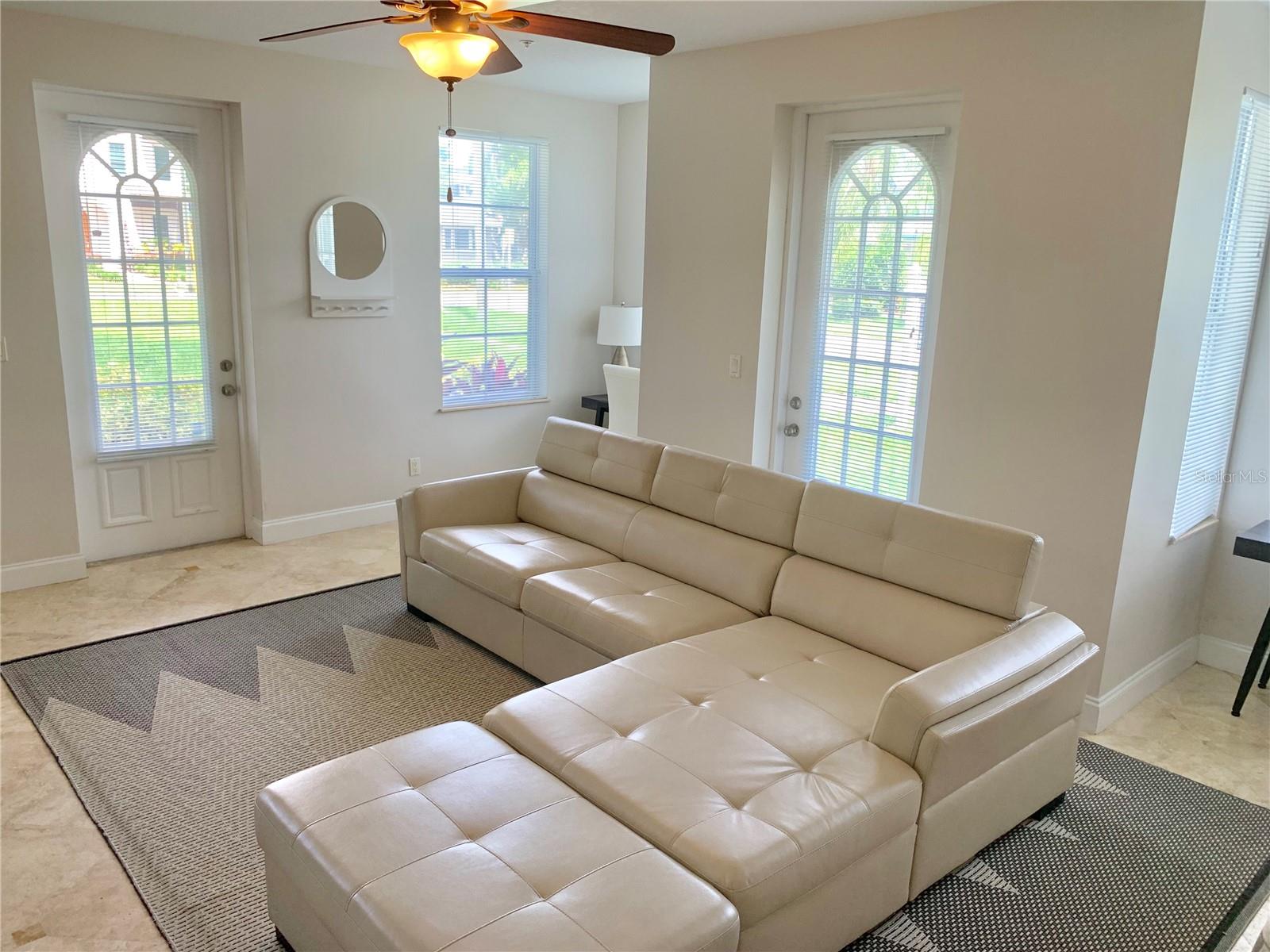 BAY STREET TWNHMS CONDO - Residential Lease