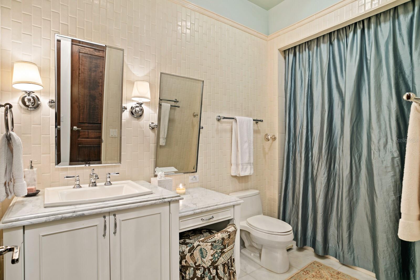 DAVIS ISLANDS PB10 PG52 TO 57 - Residential