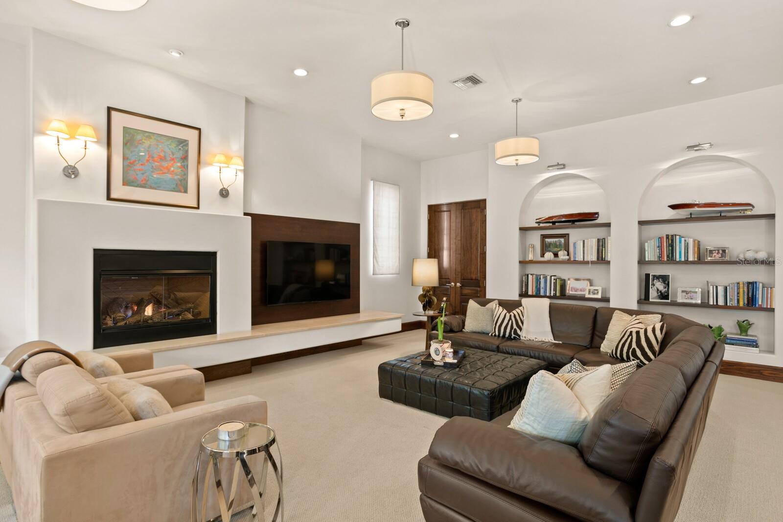 DAVIS ISLANDS PB10 PG52 TO 57 - Residential