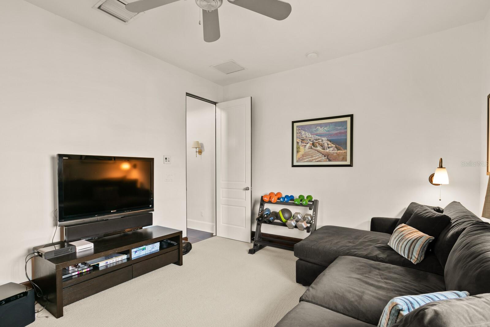 DAVIS ISLANDS PB10 PG52 TO 57 - Residential