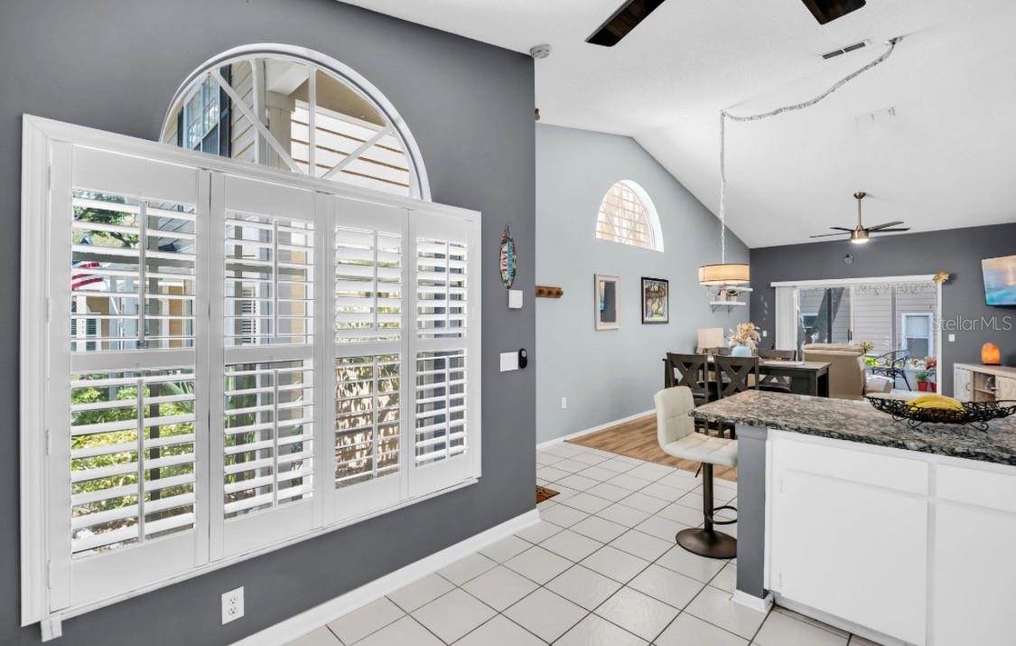 FOX LAKE TWNHMS - Residential