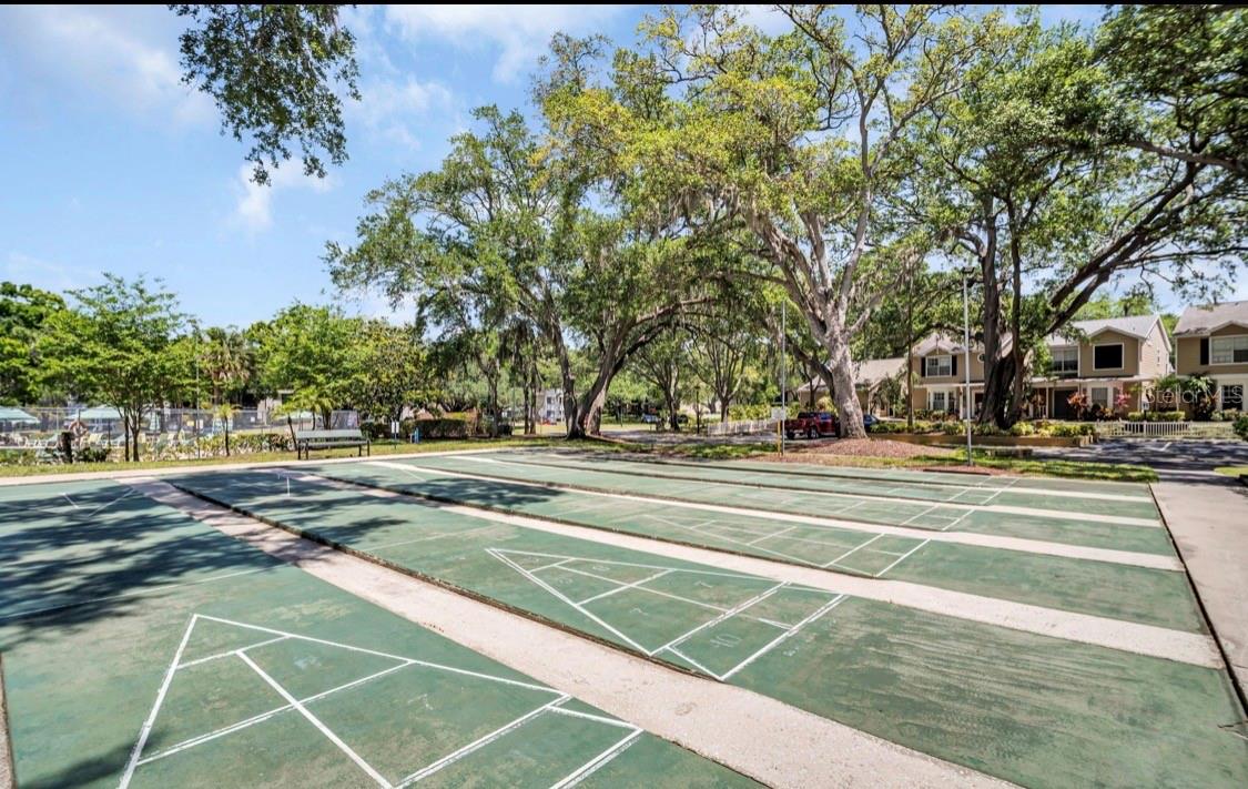 FOX LAKE TWNHMS - Residential