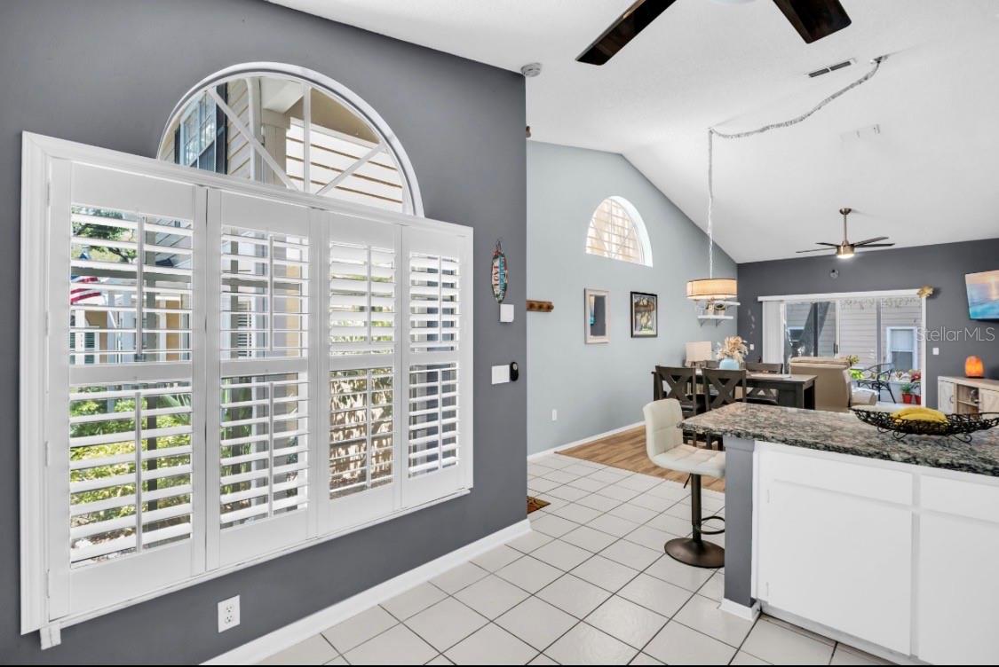 FOX LAKE TWNHMS - Residential