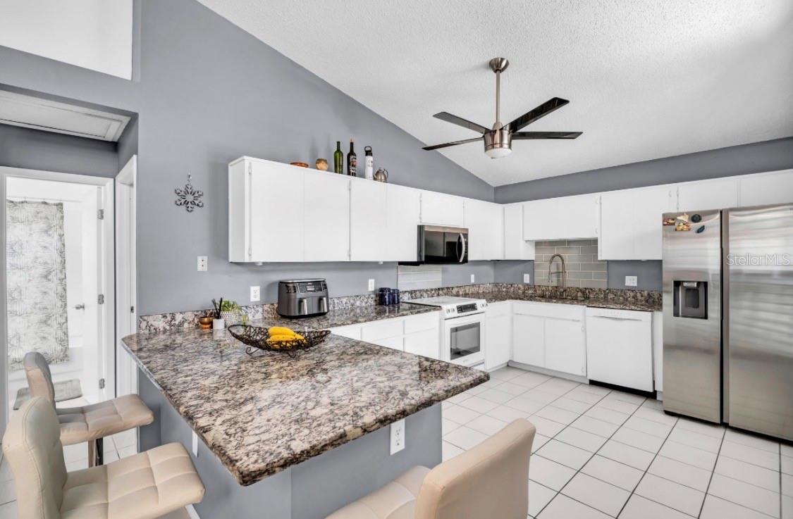 FOX LAKE TWNHMS - Residential