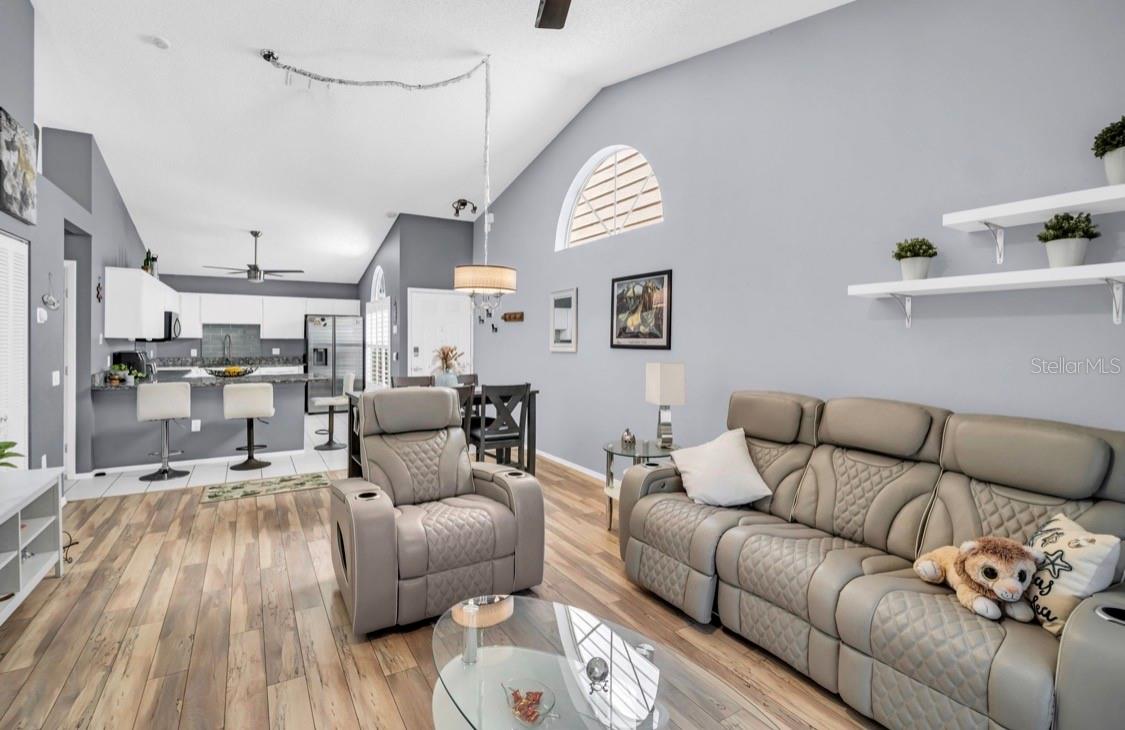 FOX LAKE TWNHMS - Residential