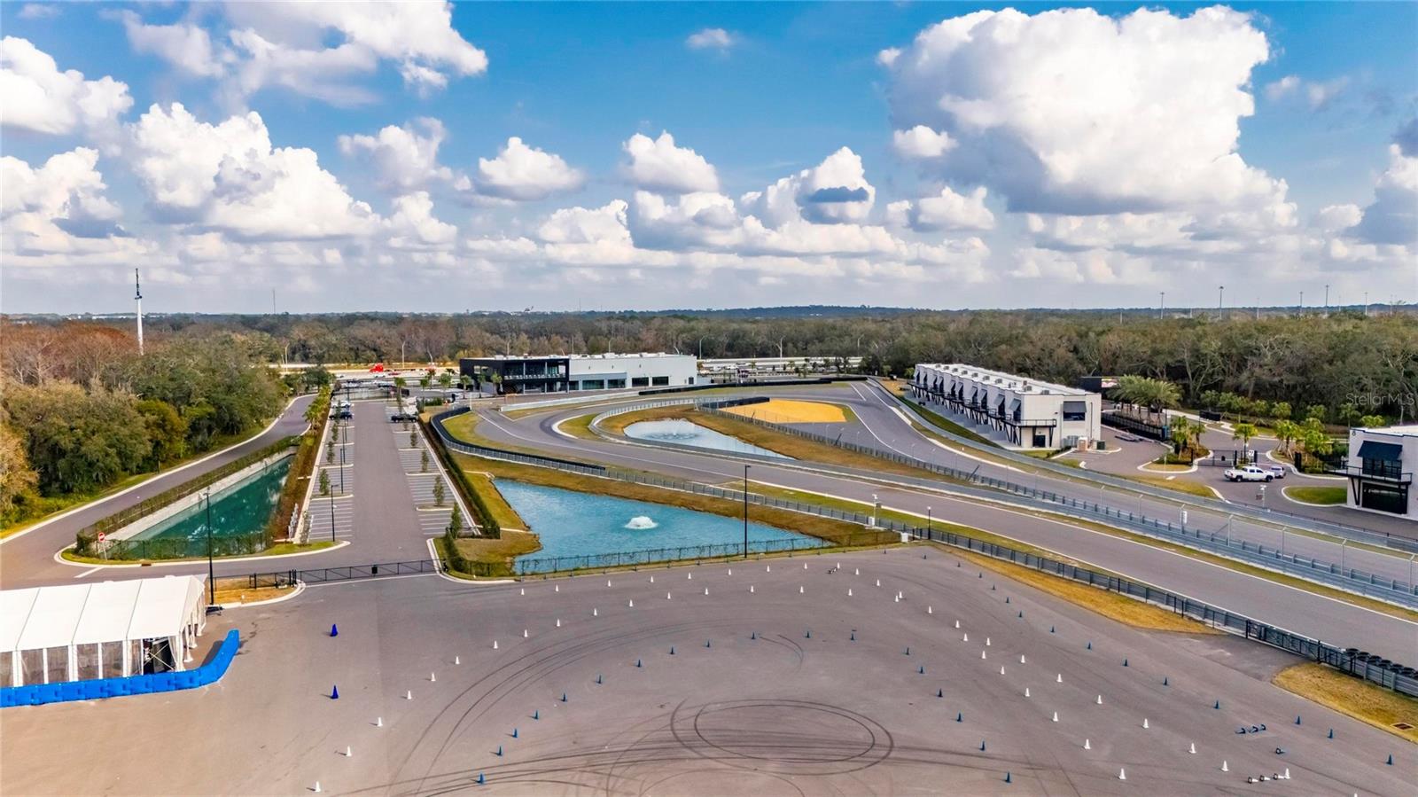 MOTOR ENCLAVE PH 1 - Commercial Sale