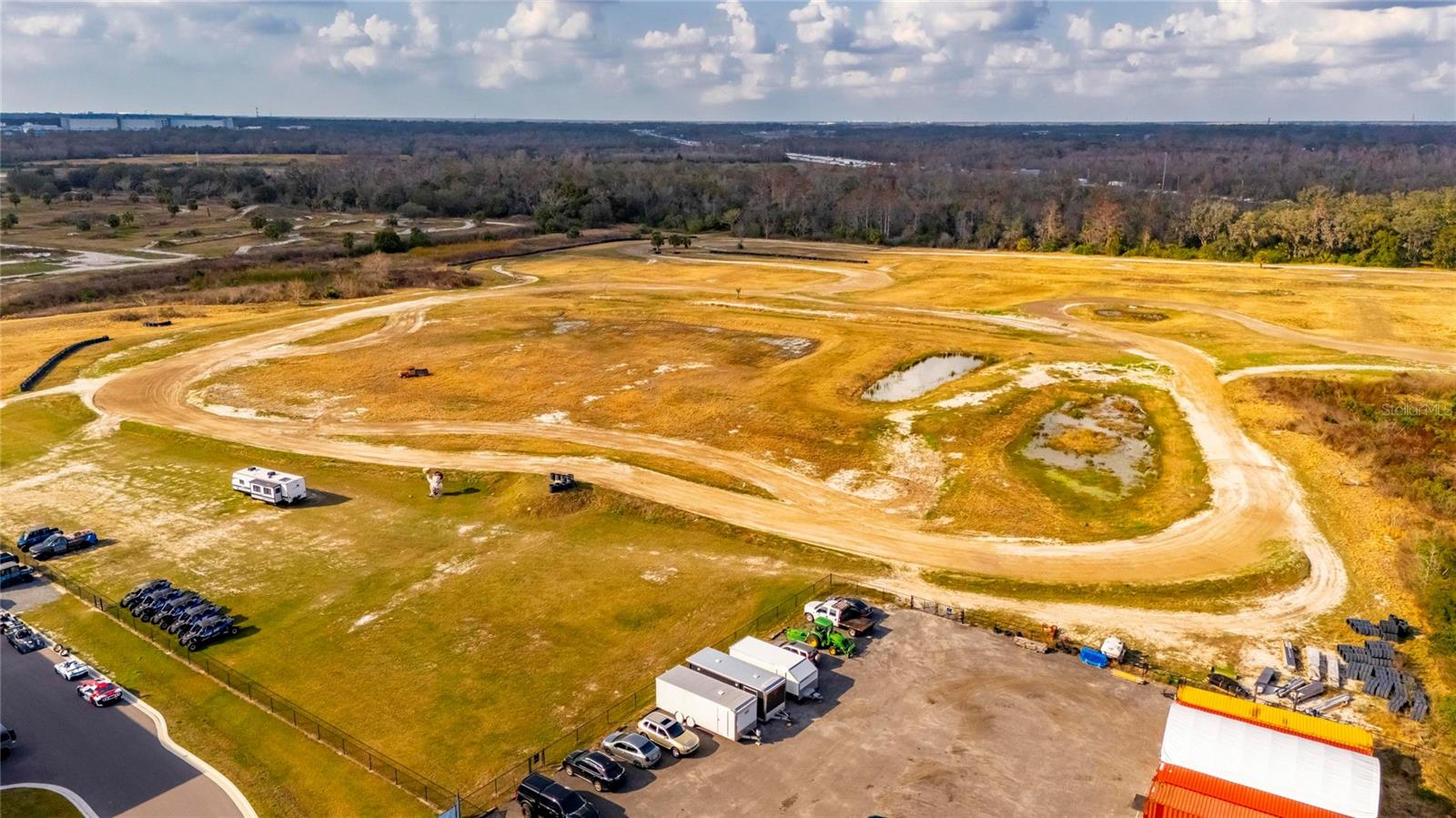 MOTOR ENCLAVE PH 1 - Commercial Sale