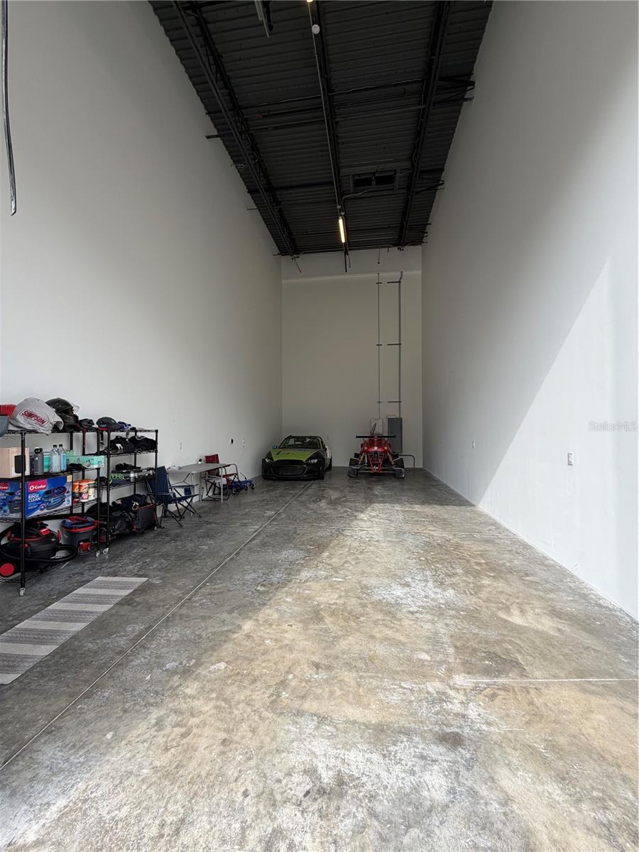 MOTOR ENCLAVE PH 1 - Commercial Sale